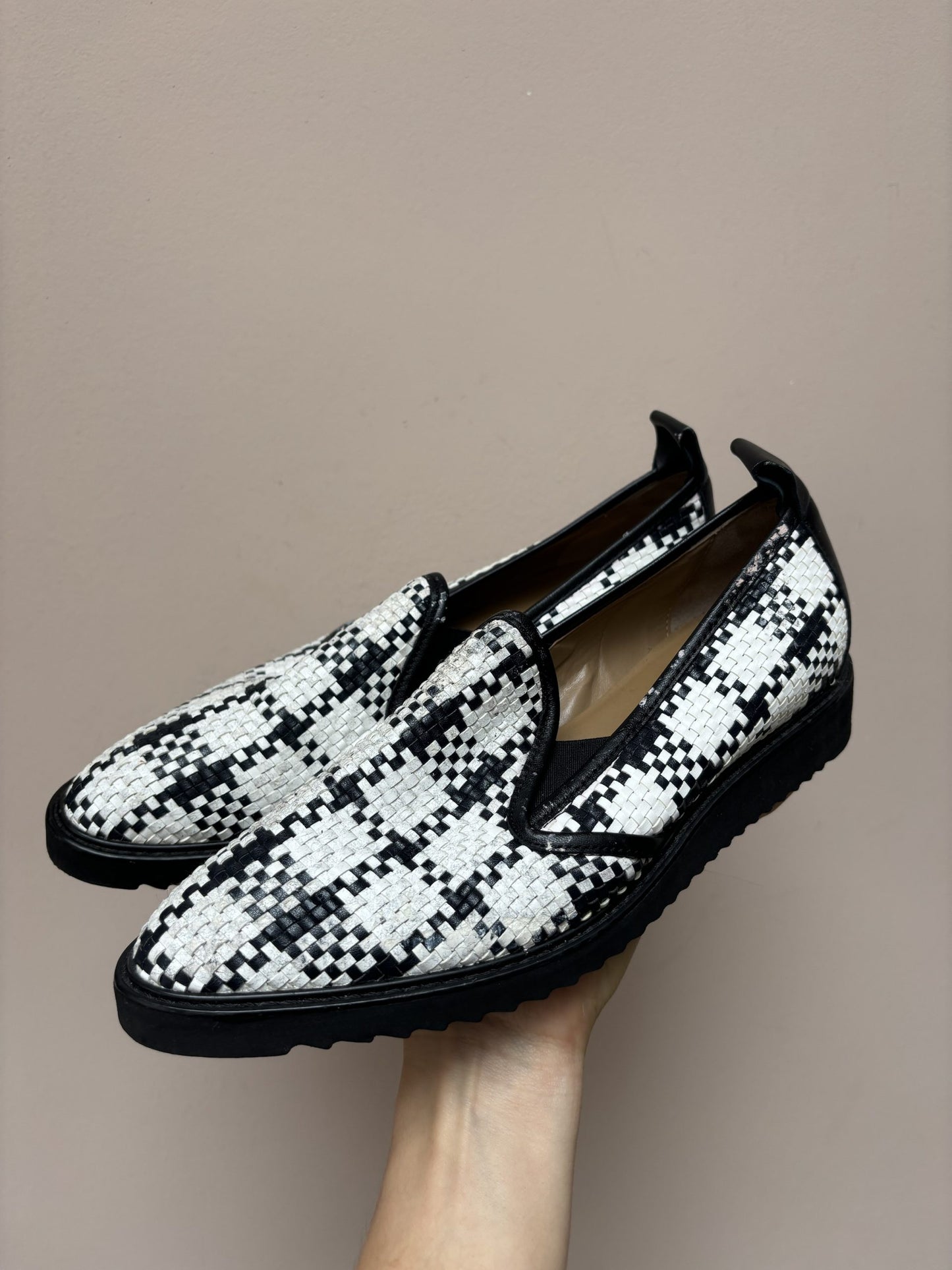 Woven leather shoes size 5