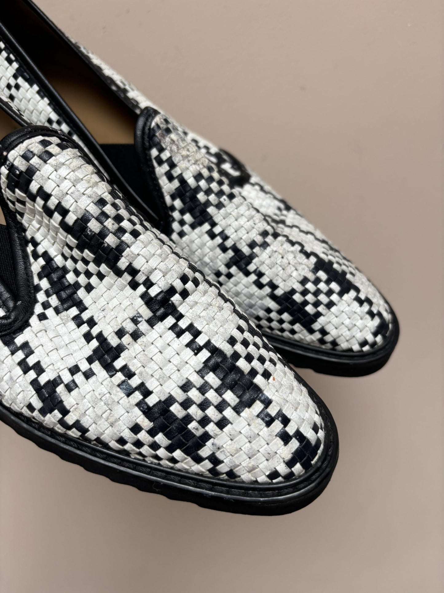 Woven leather shoes size 5