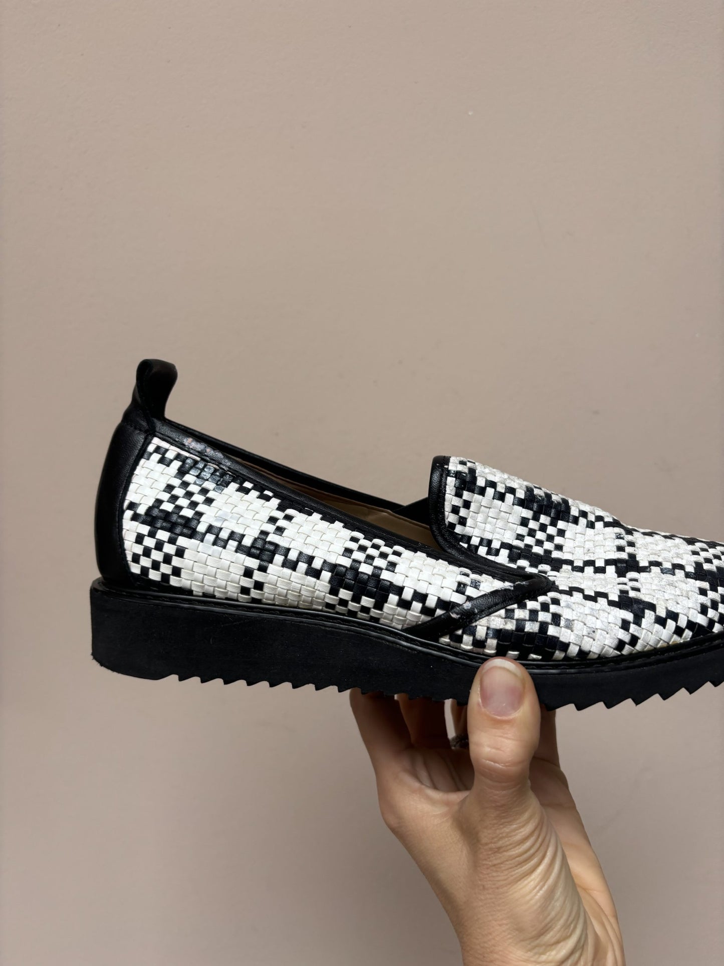 Woven leather shoes size 5