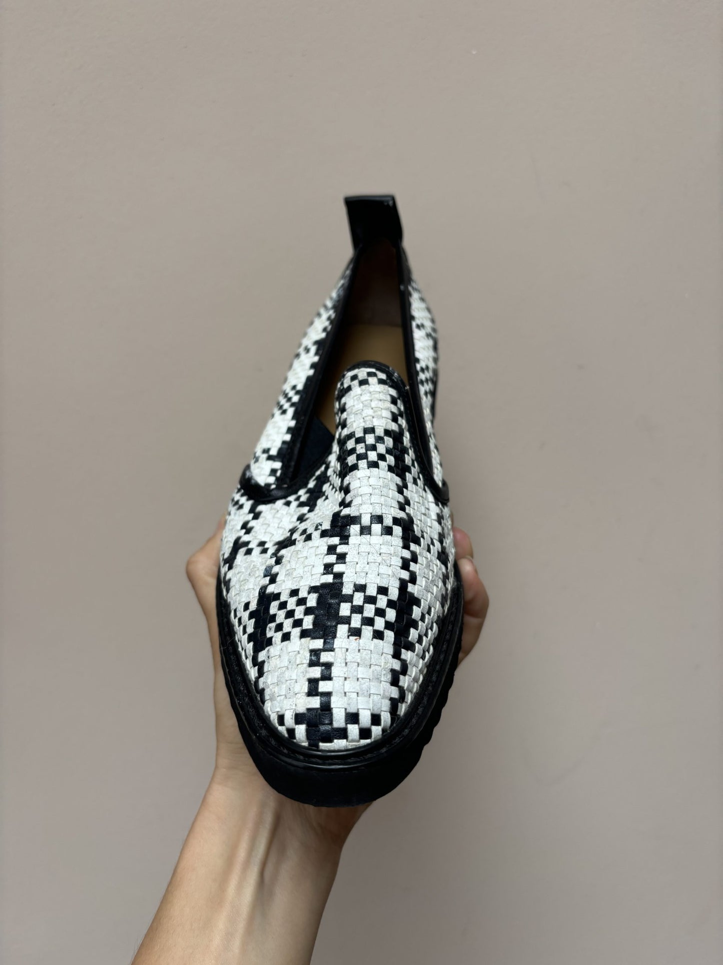 Woven leather shoes size 5