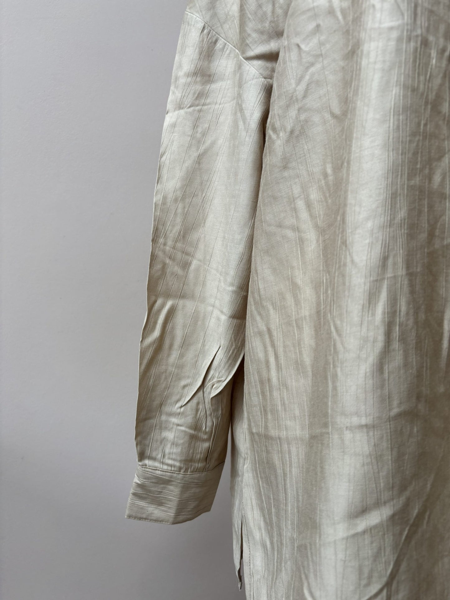 Oversized beige shirt size M