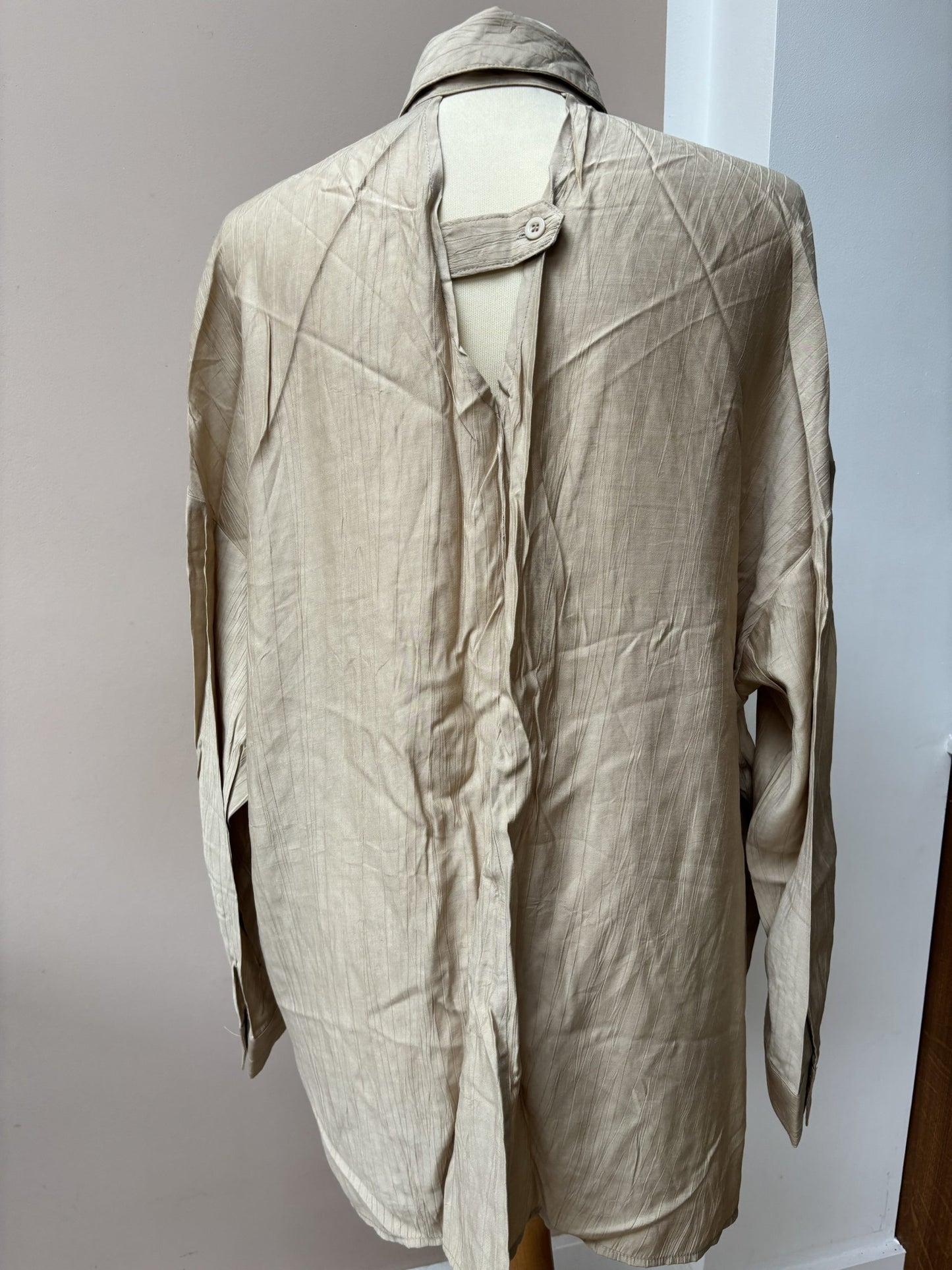 Oversized beige shirt size M