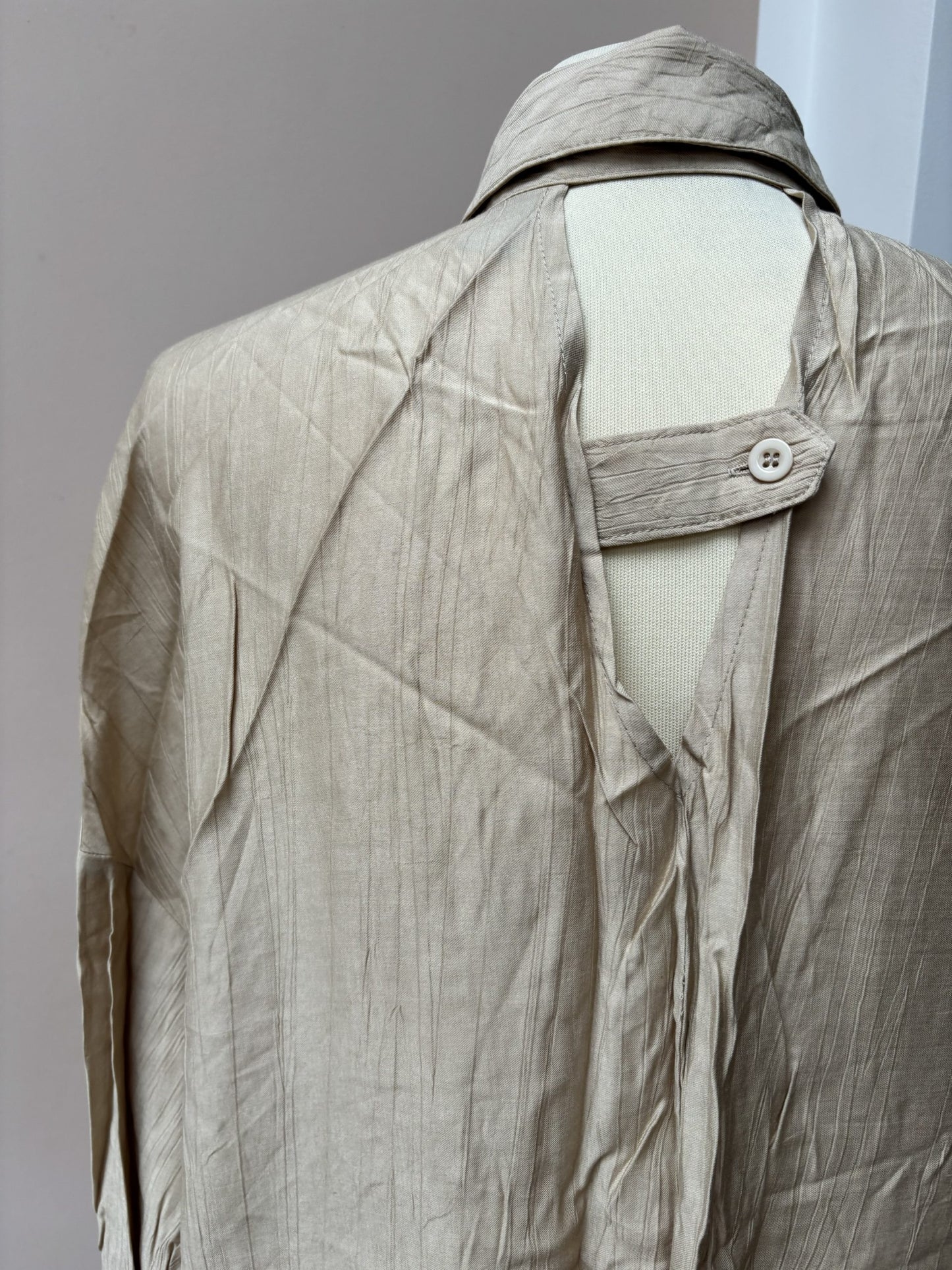 Oversized beige shirt size M