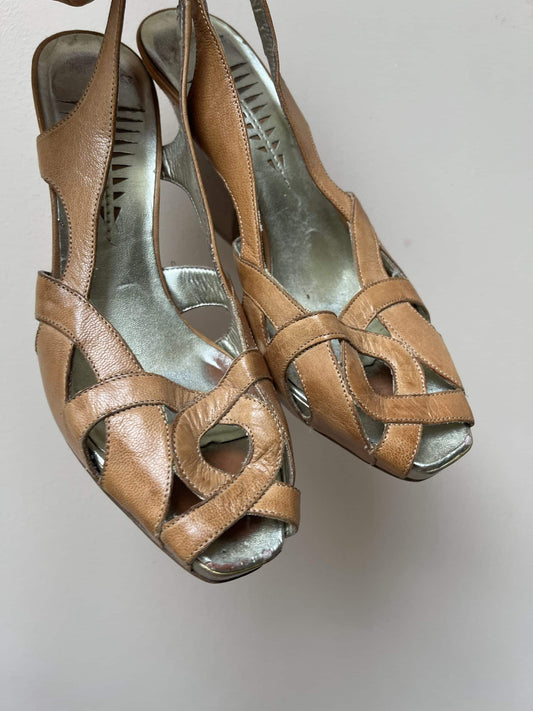 Tan leather cut out shoes size UK5