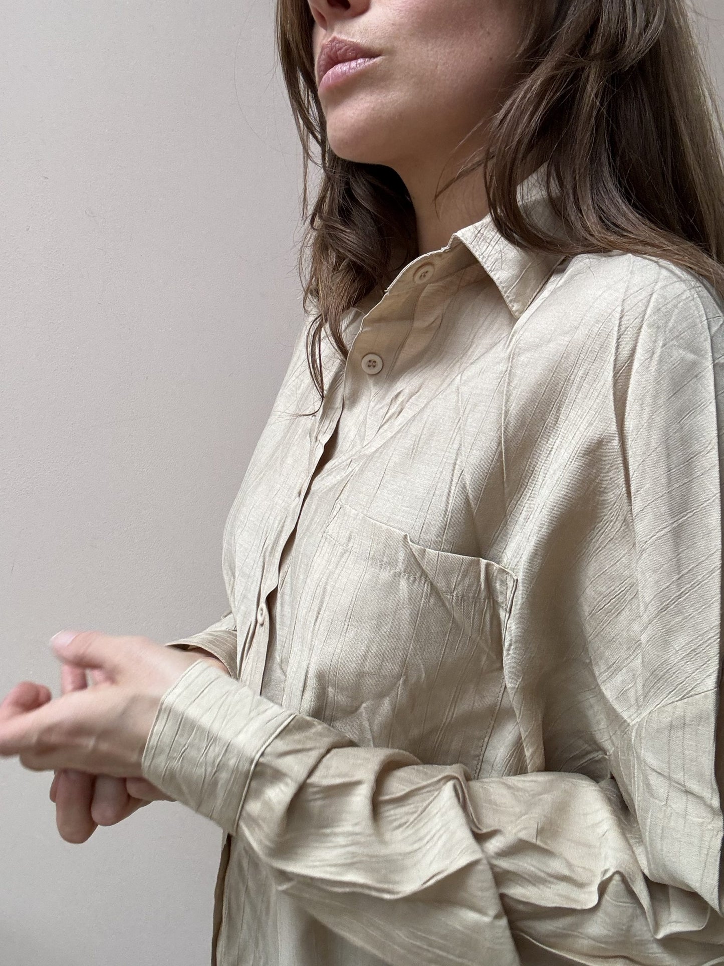 Oversized beige shirt size M