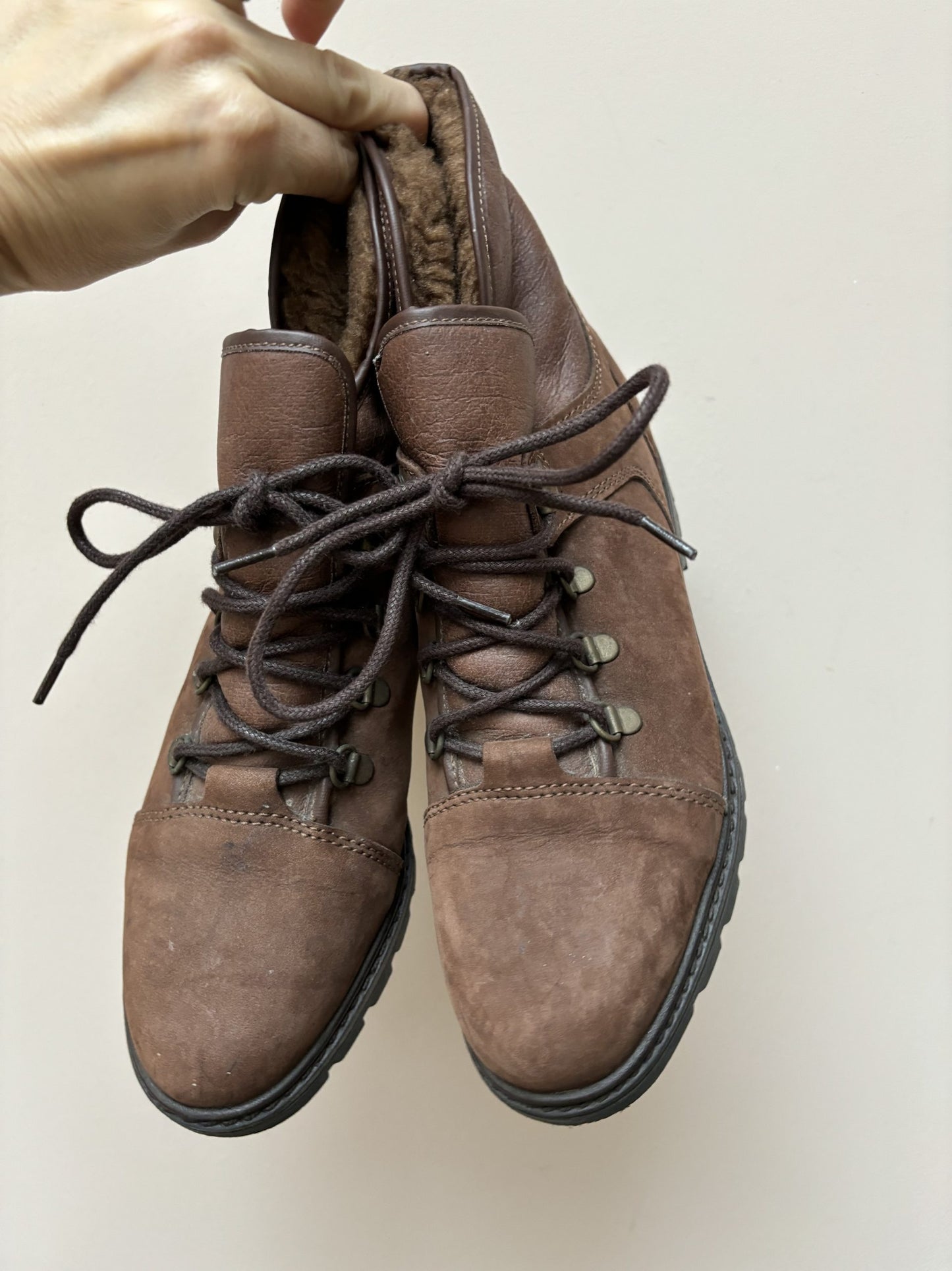 Brown suede boots fleece lined UK5