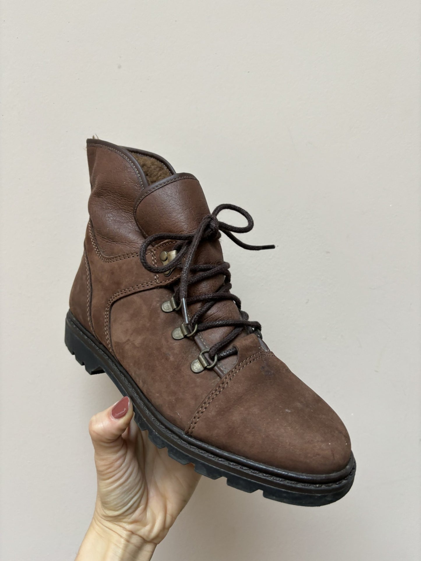 Brown suede boots fleece lined UK5