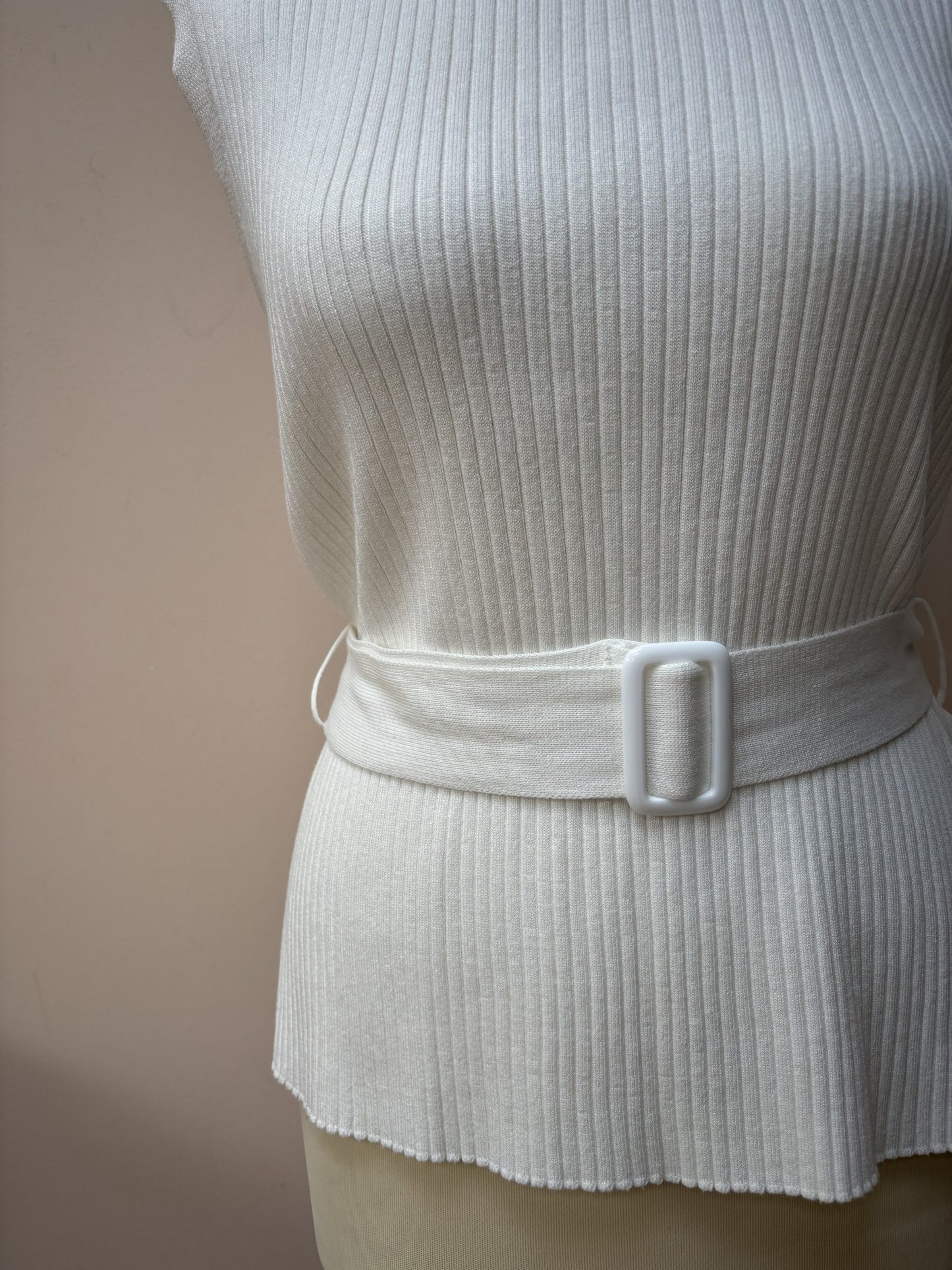 Soft white ribbed top with belt size S/M