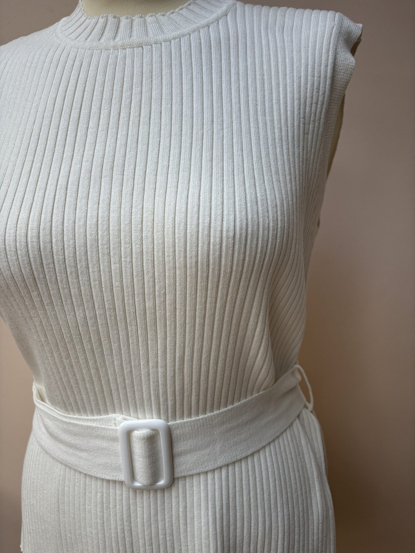 Soft white ribbed top with belt size S/M