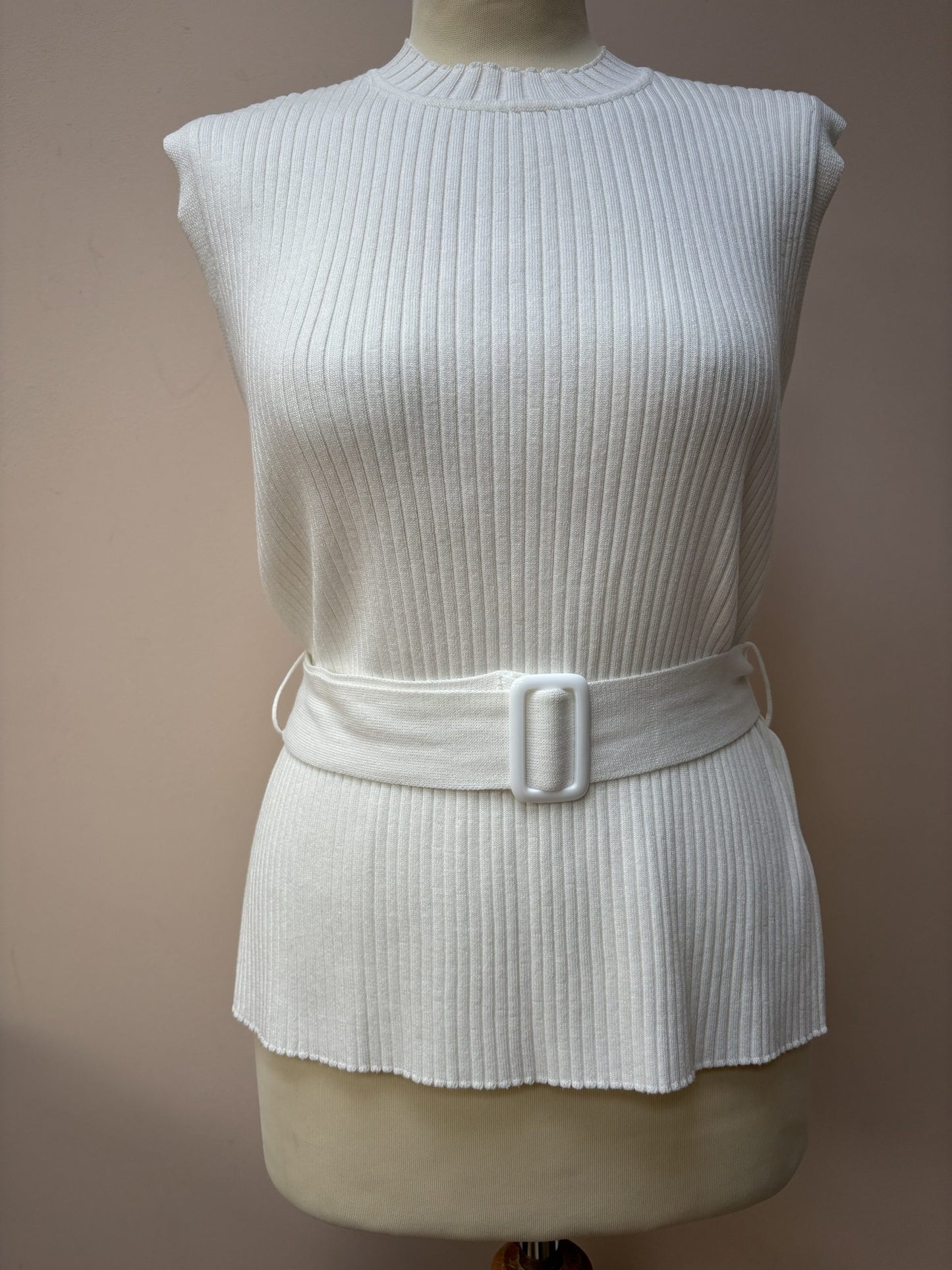 Soft white ribbed top with belt size S/M