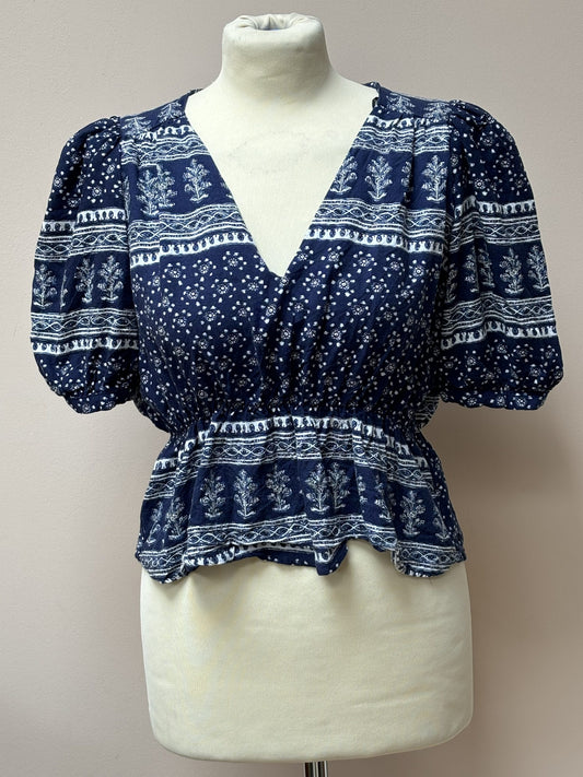 Puff sleeve crossover top size Small