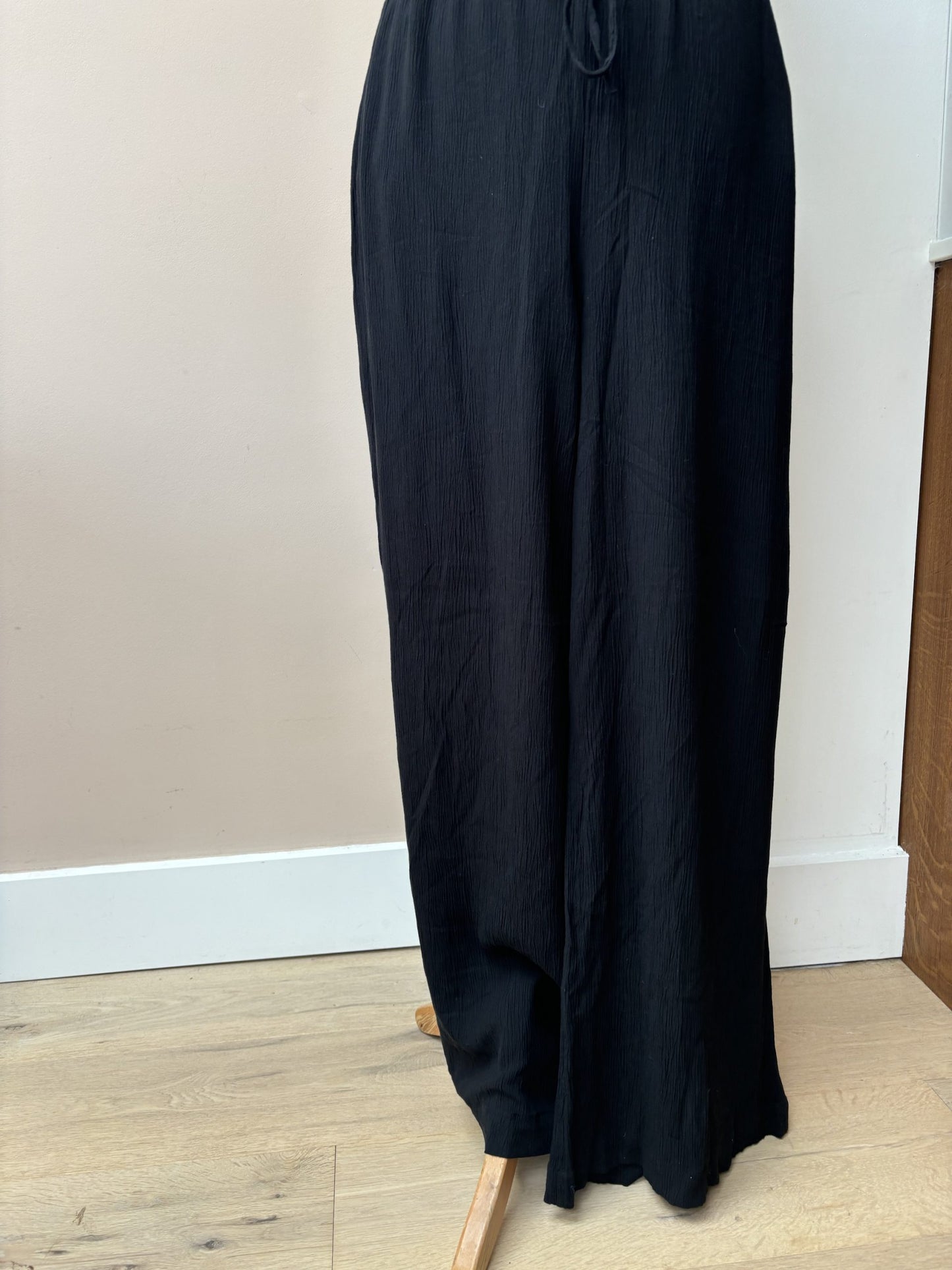 Black wide leg trousers size 12/14