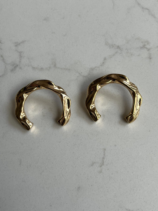 Gold horseshoe earrings