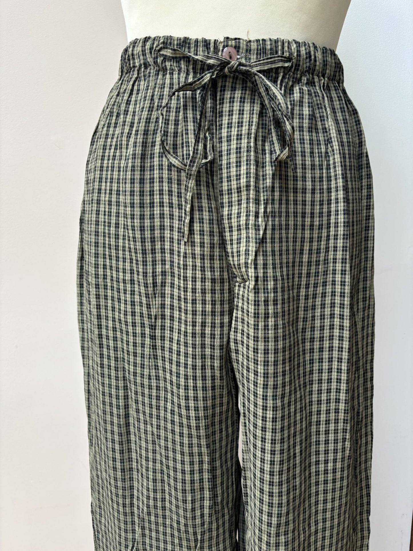 Green black check vintage trousers size 8-12