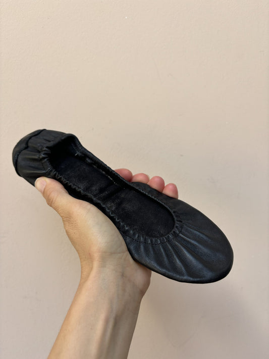 Leather ballet shoes, foldable with drawstring purse size uk4/5