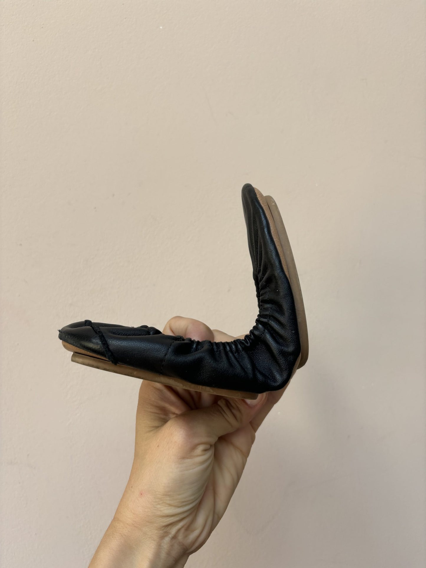Leather ballet shoes, foldable with drawstring purse size uk4/5
