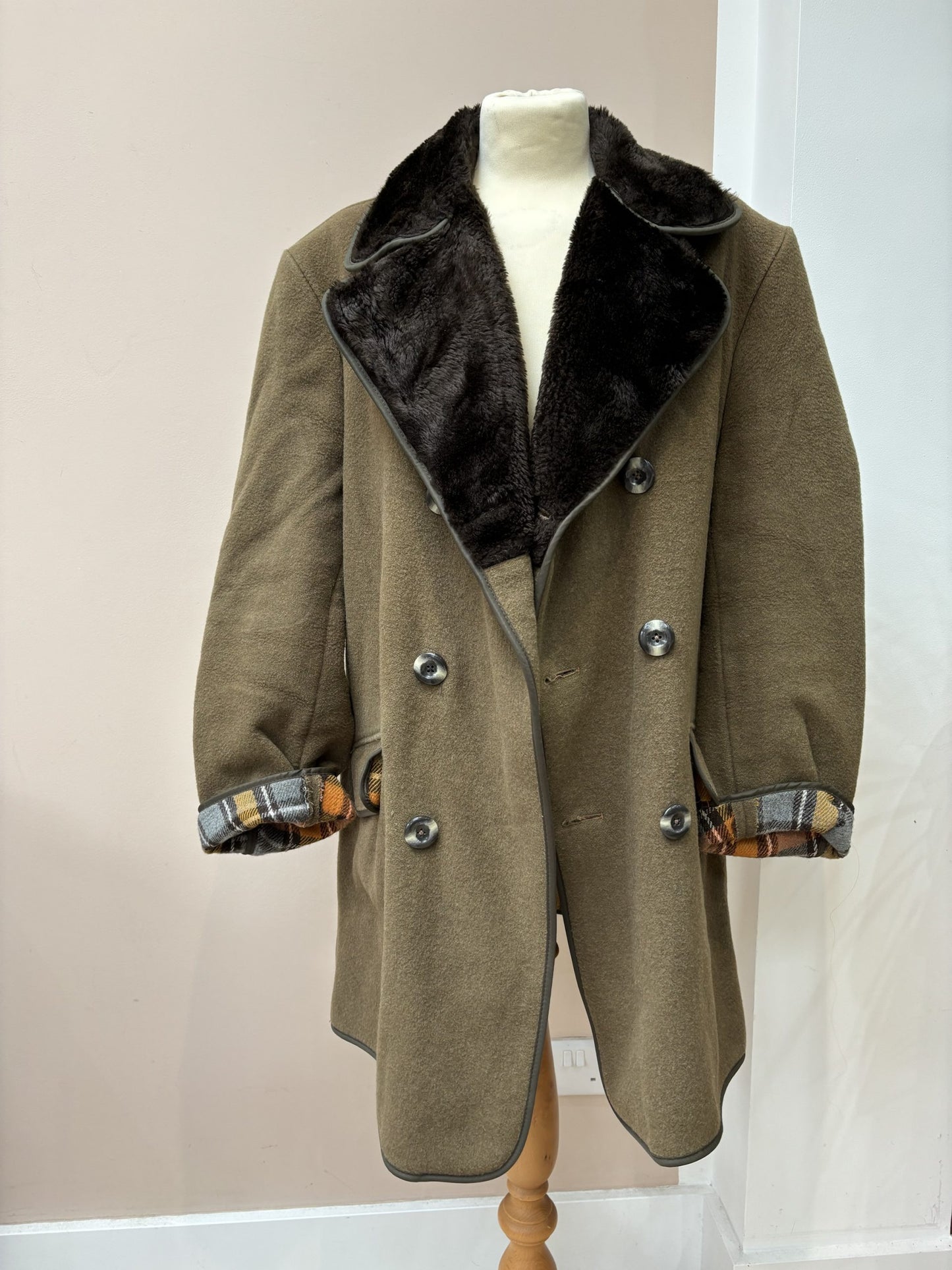Vintage wool coat size 12-16