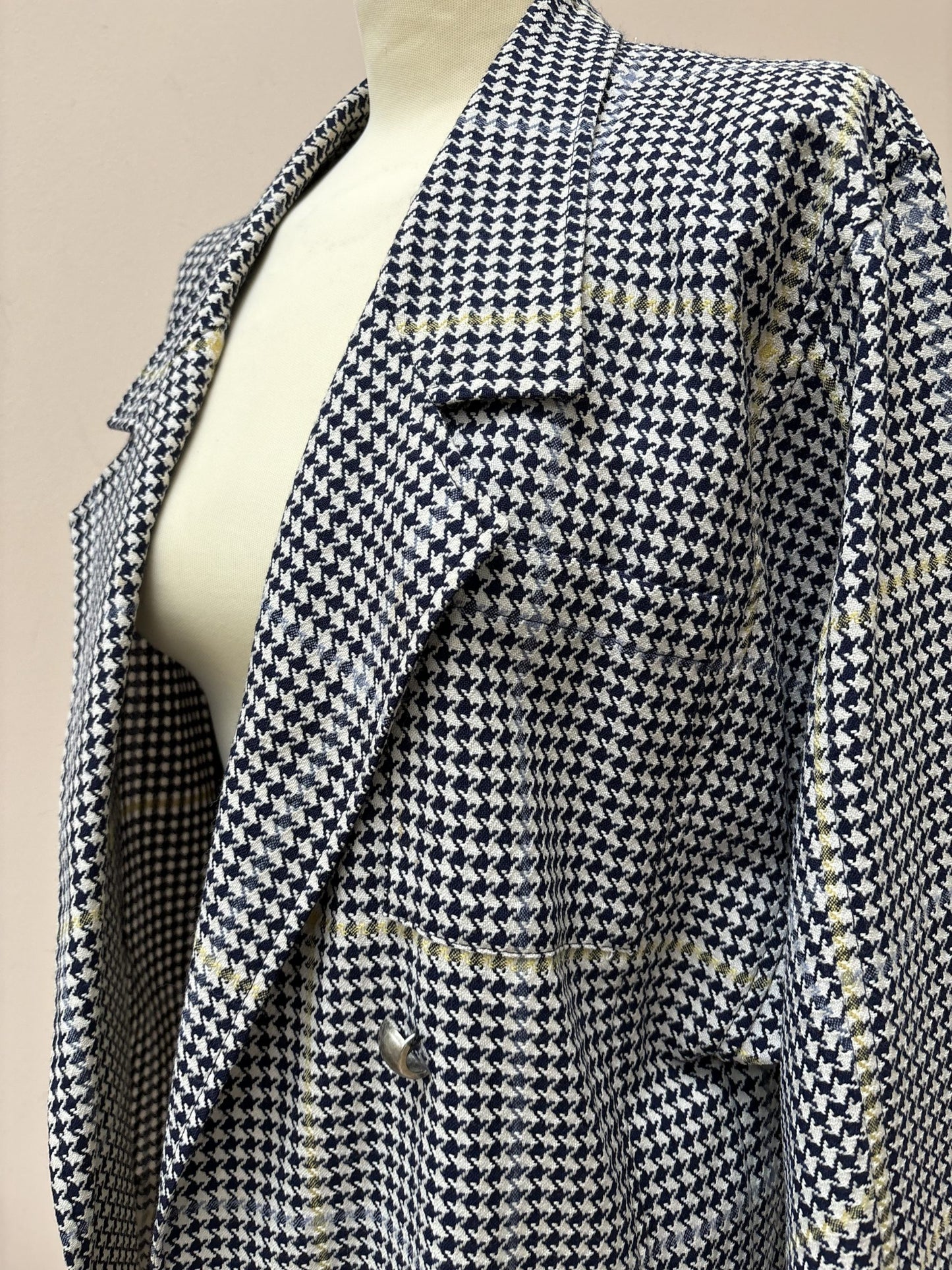 Vintage wool dogtooth jacket size 8/10