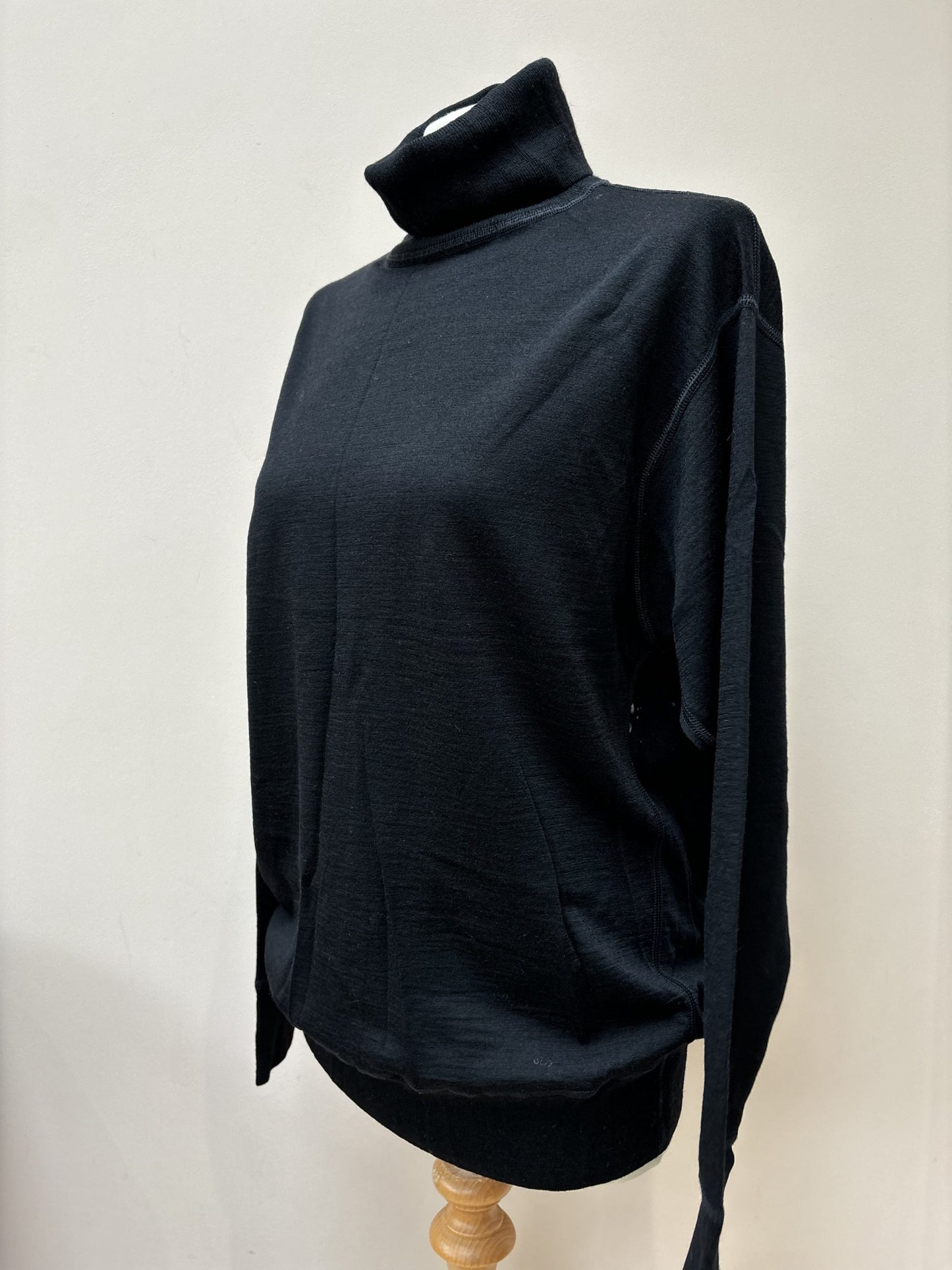 Vintage wool polo neck size M
