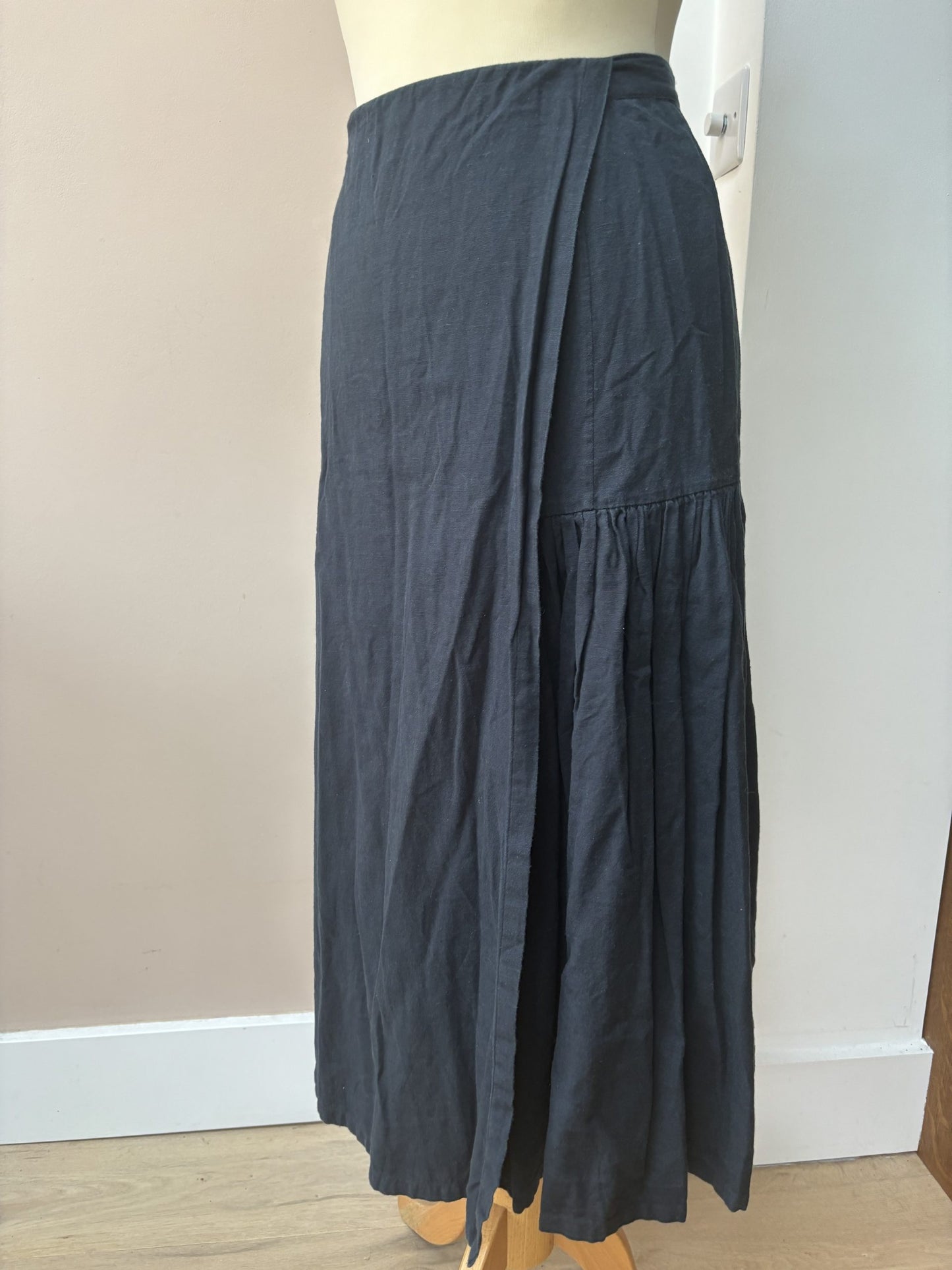 Really lovely Caramel cotton linen mix skirt size 8