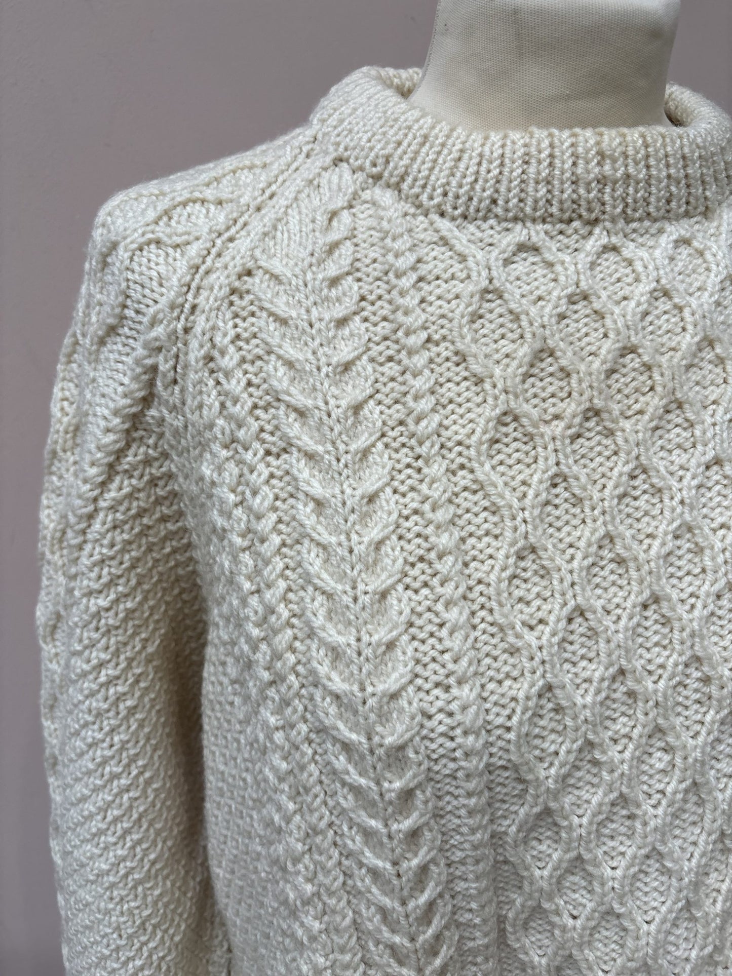 Vintage cream wool jumper size 12-16