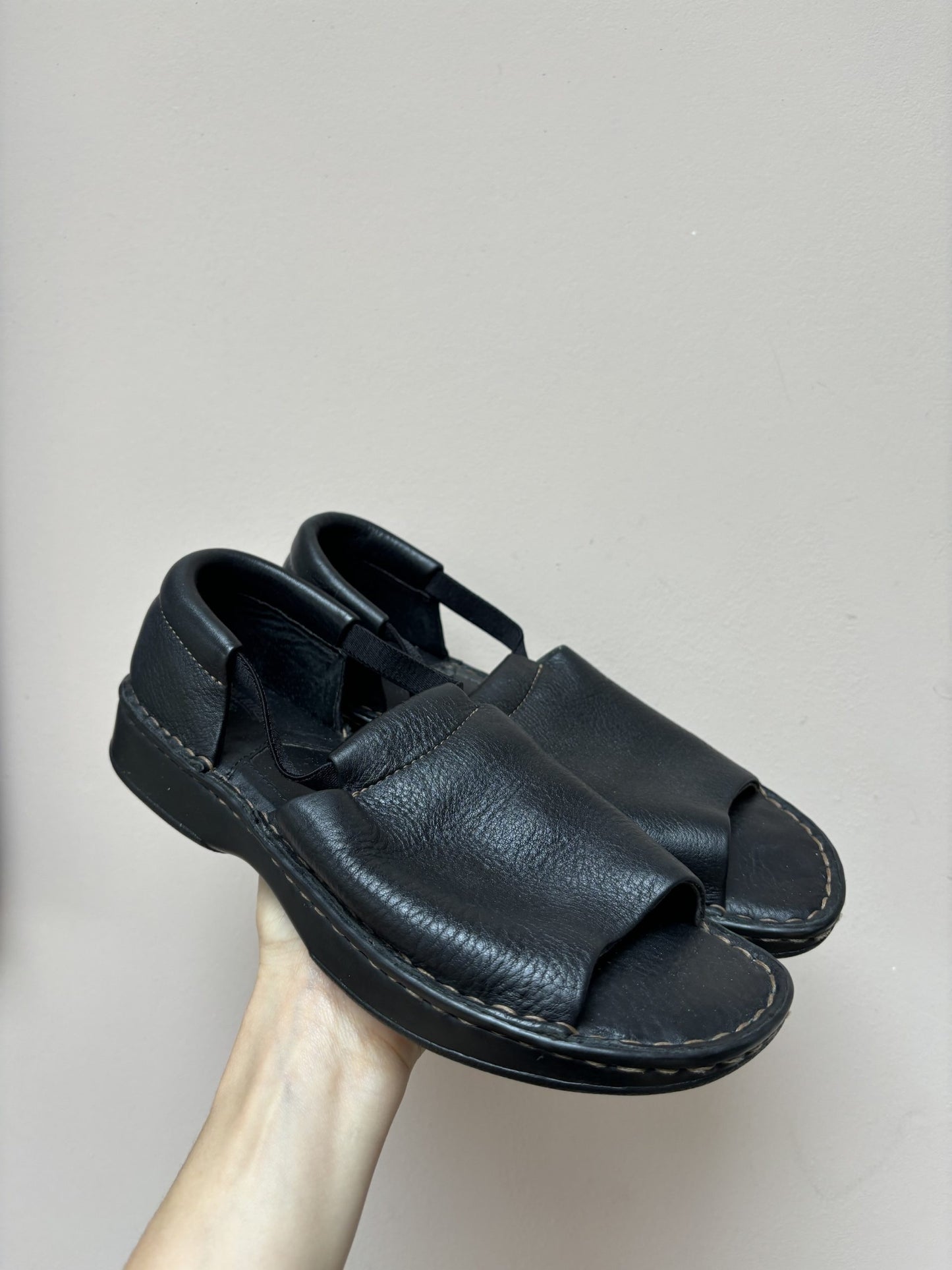 Black leather shoes size UK5