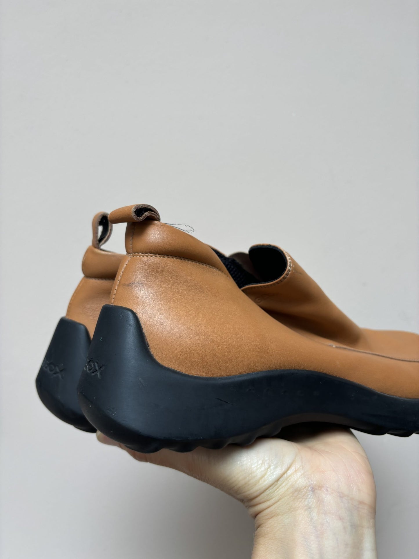 Brown leather shoes uk5