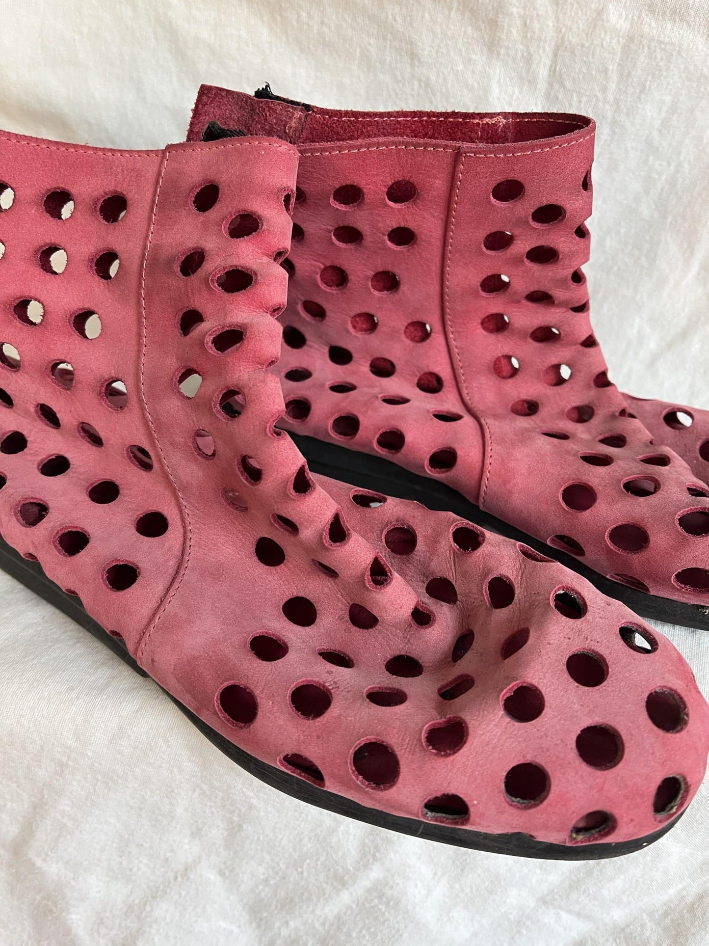 Vintage pink leather shoes UK5