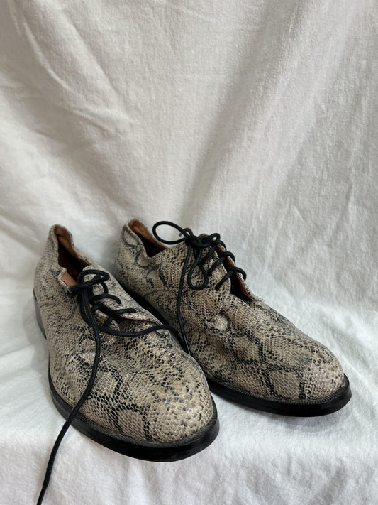 Snakeskin print leather shoes UK4