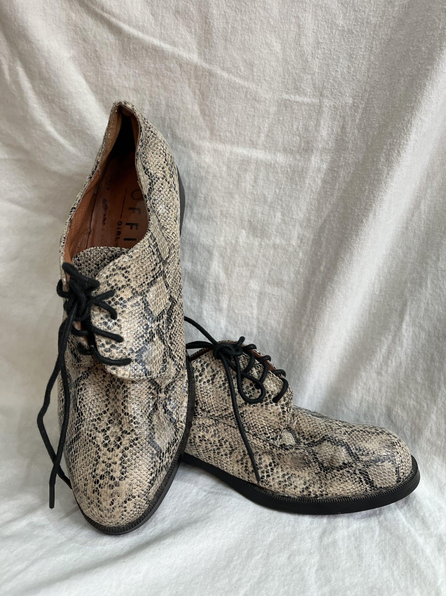 Snakeskin print leather shoes UK4
