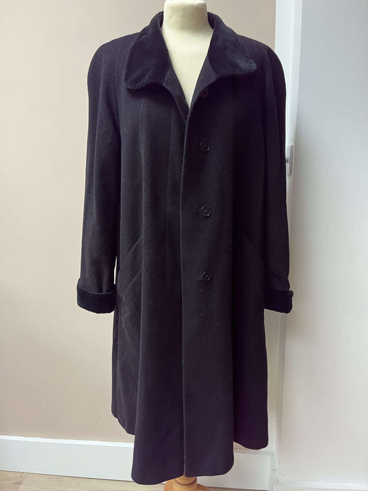 Vintage wool cashmere mix black coat with velvet collar and cuffs size 38