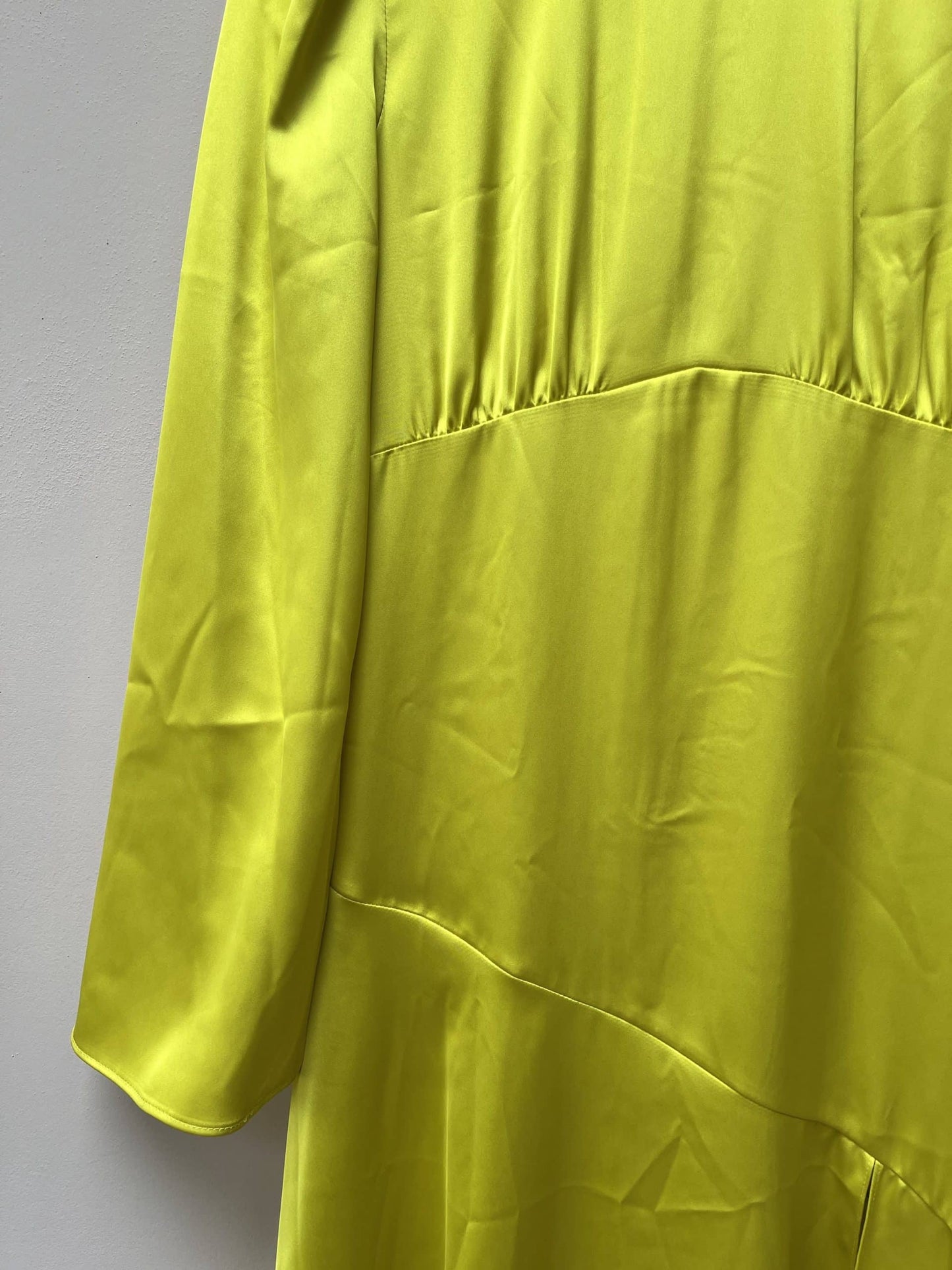 Stunning satin feel dress, size 12