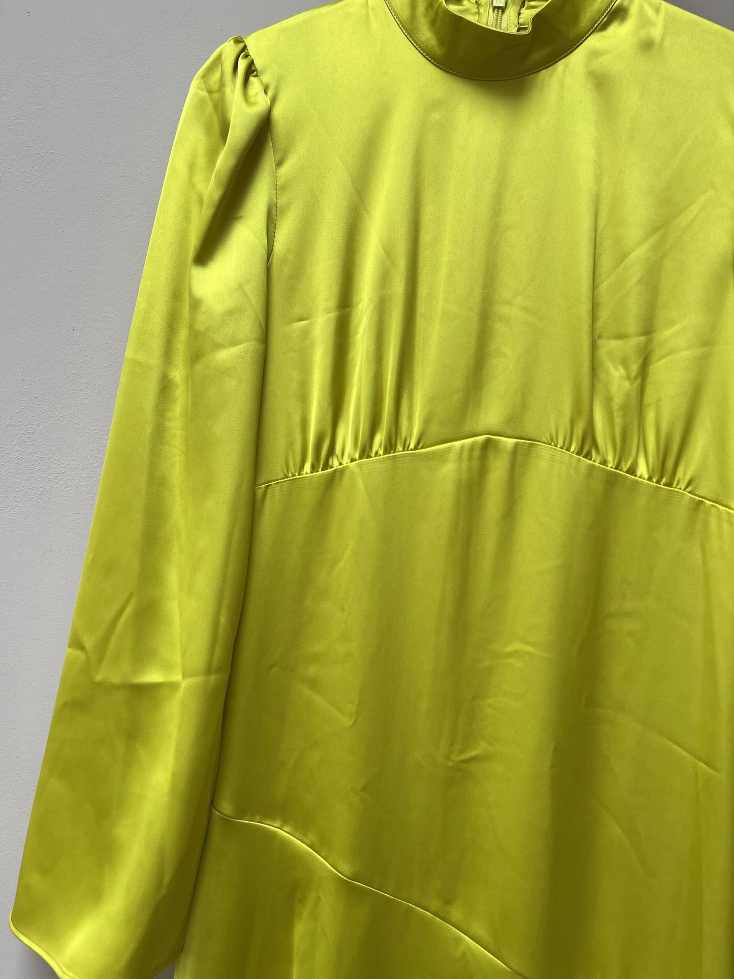 Stunning satin feel dress, size 12