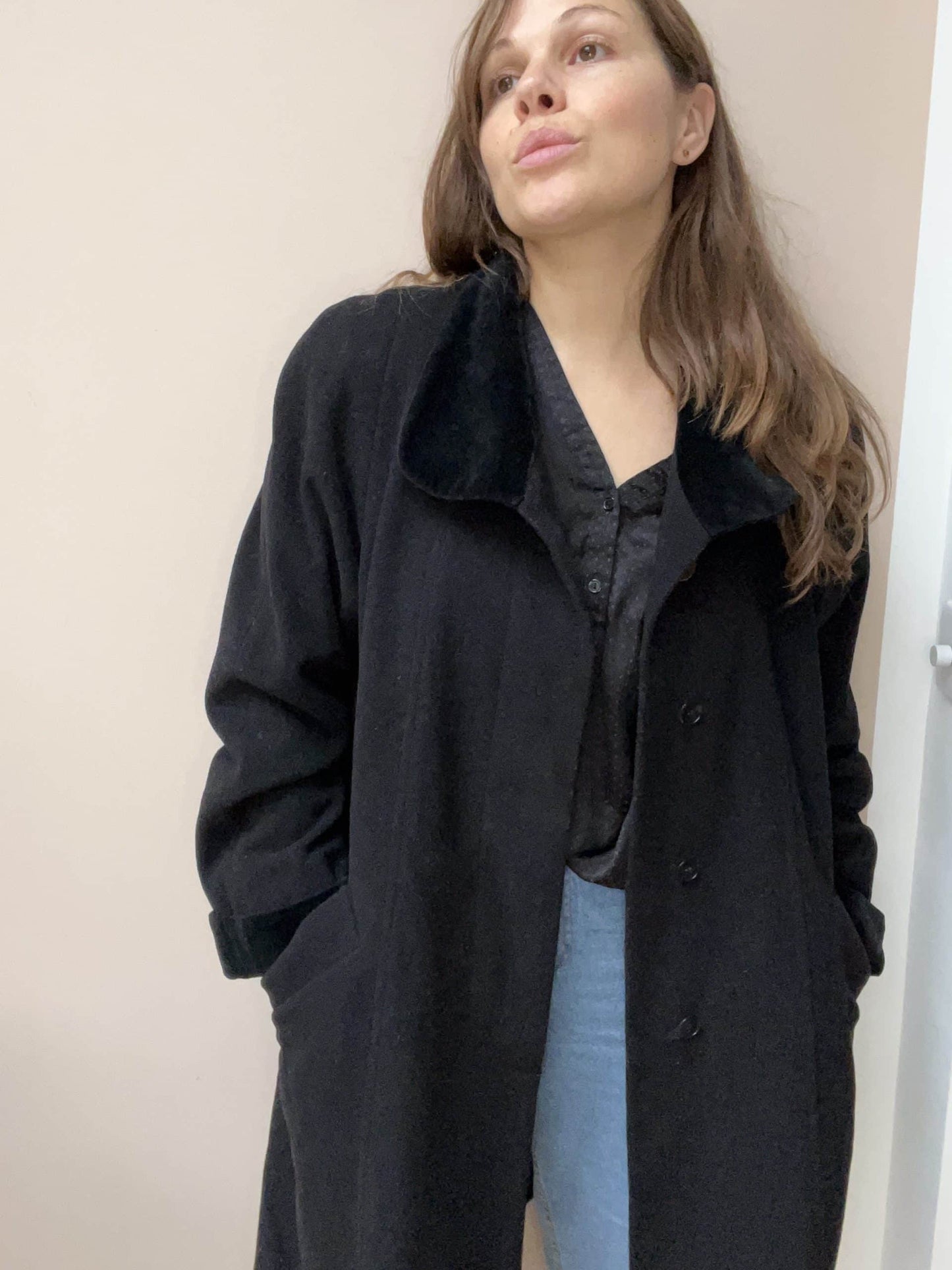 Vintage wool cashmere mix black coat with velvet collar and cuffs size 38