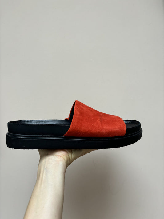 Vagabond orange suede shoes size 7