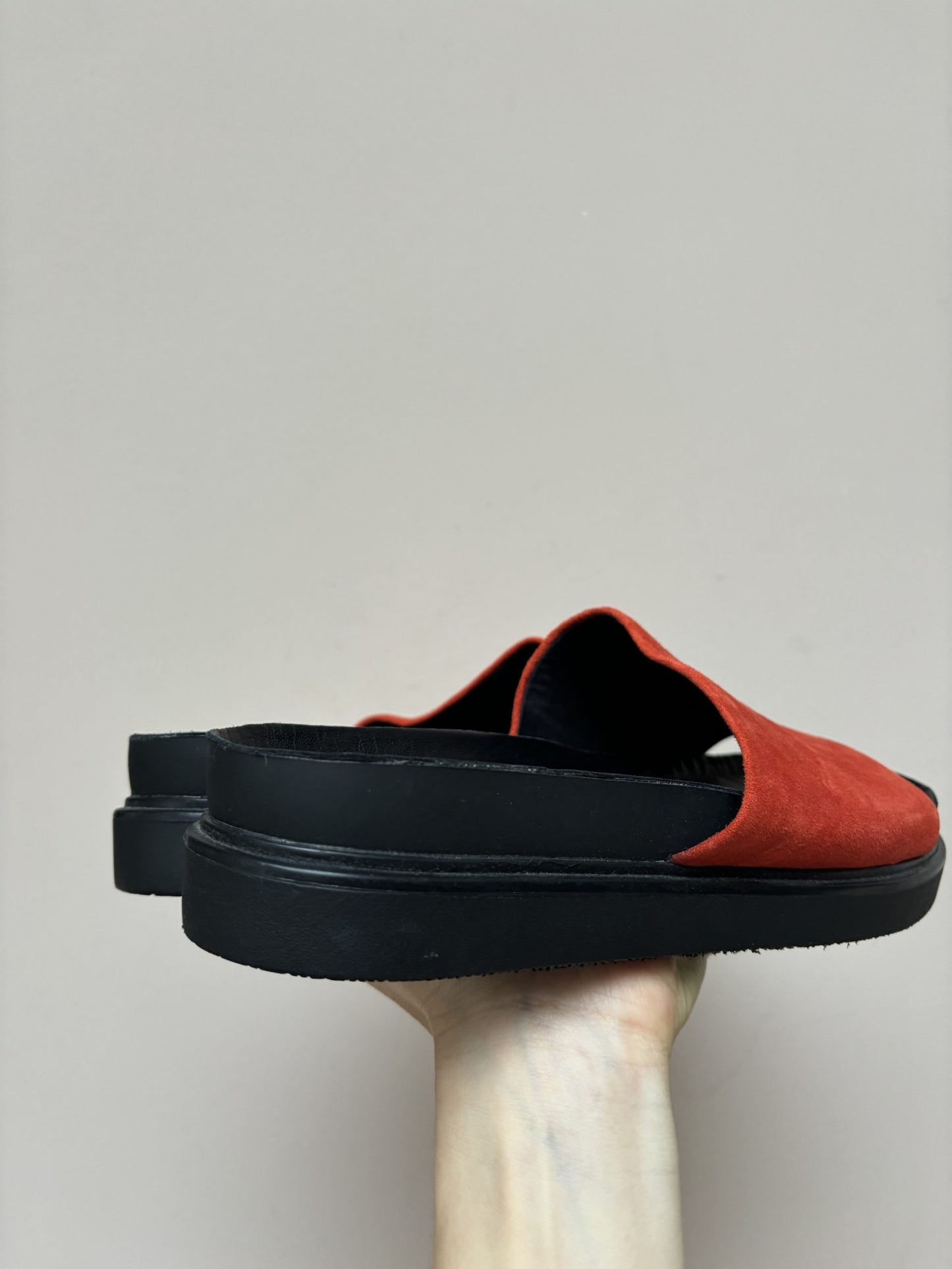 Vagabond orange suede shoes size 7