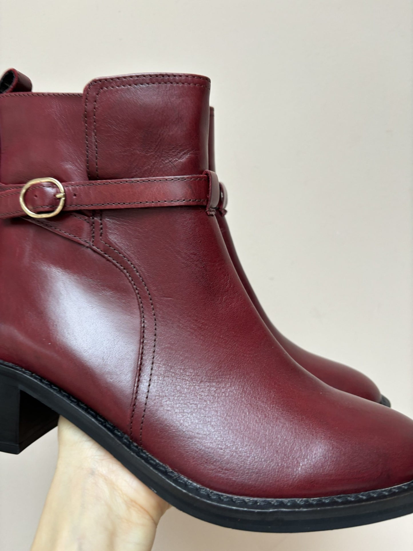 Burgundy leather boots size UK5.5