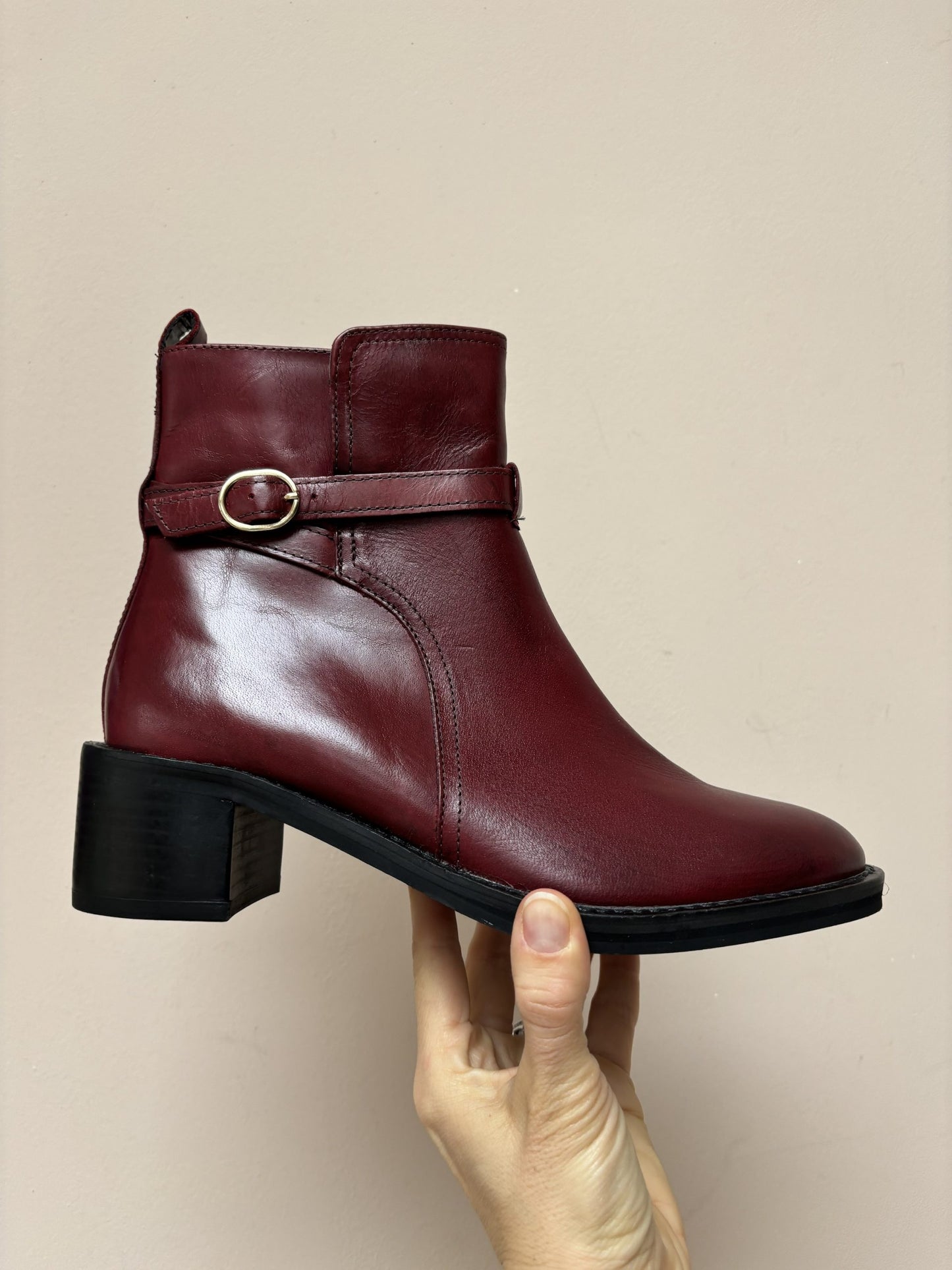Burgundy leather boots size UK5.5