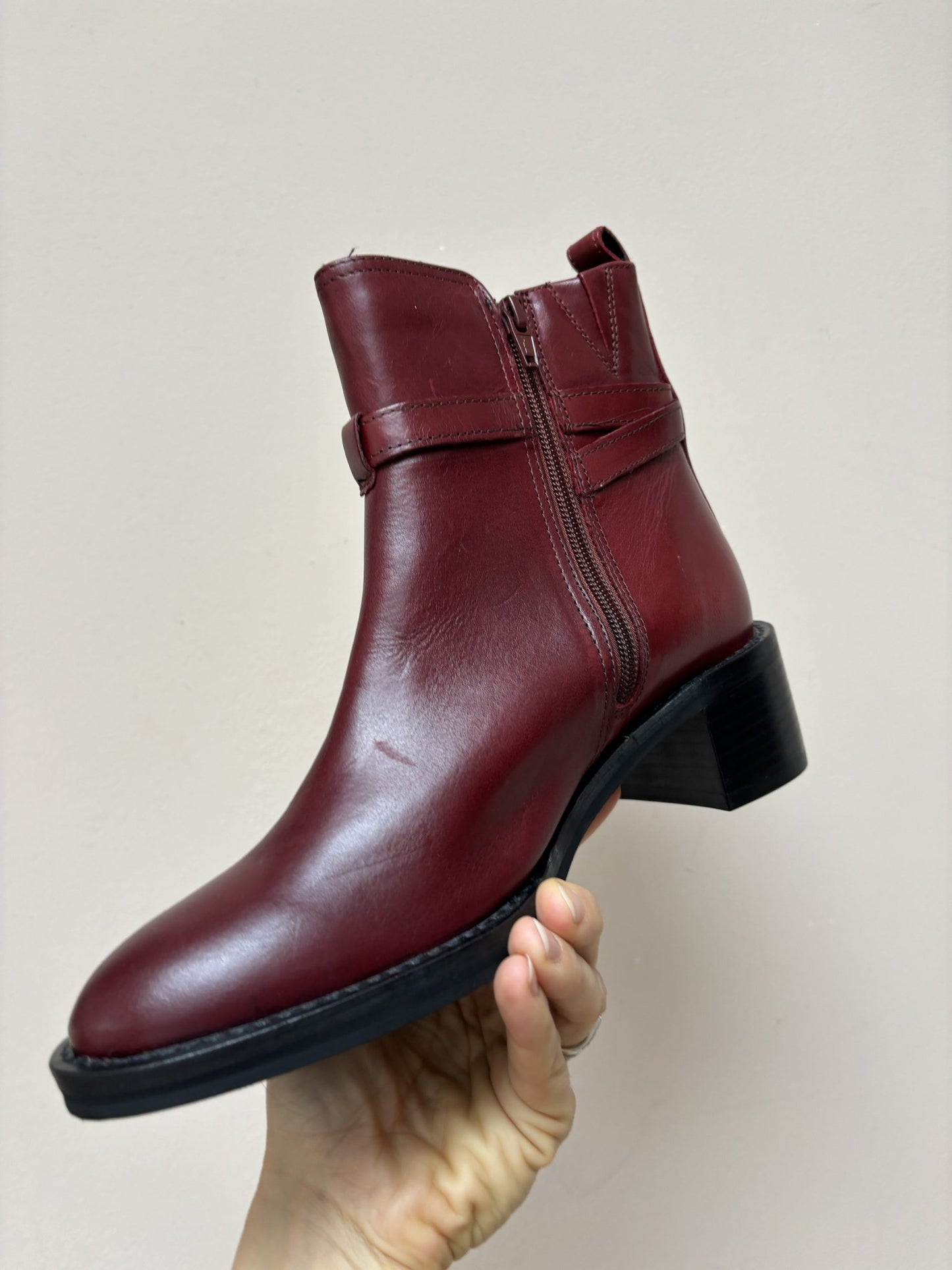 Burgundy leather boots size UK5.5