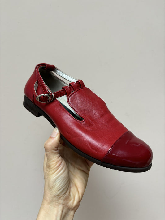 Vintage red leather shoes UK5