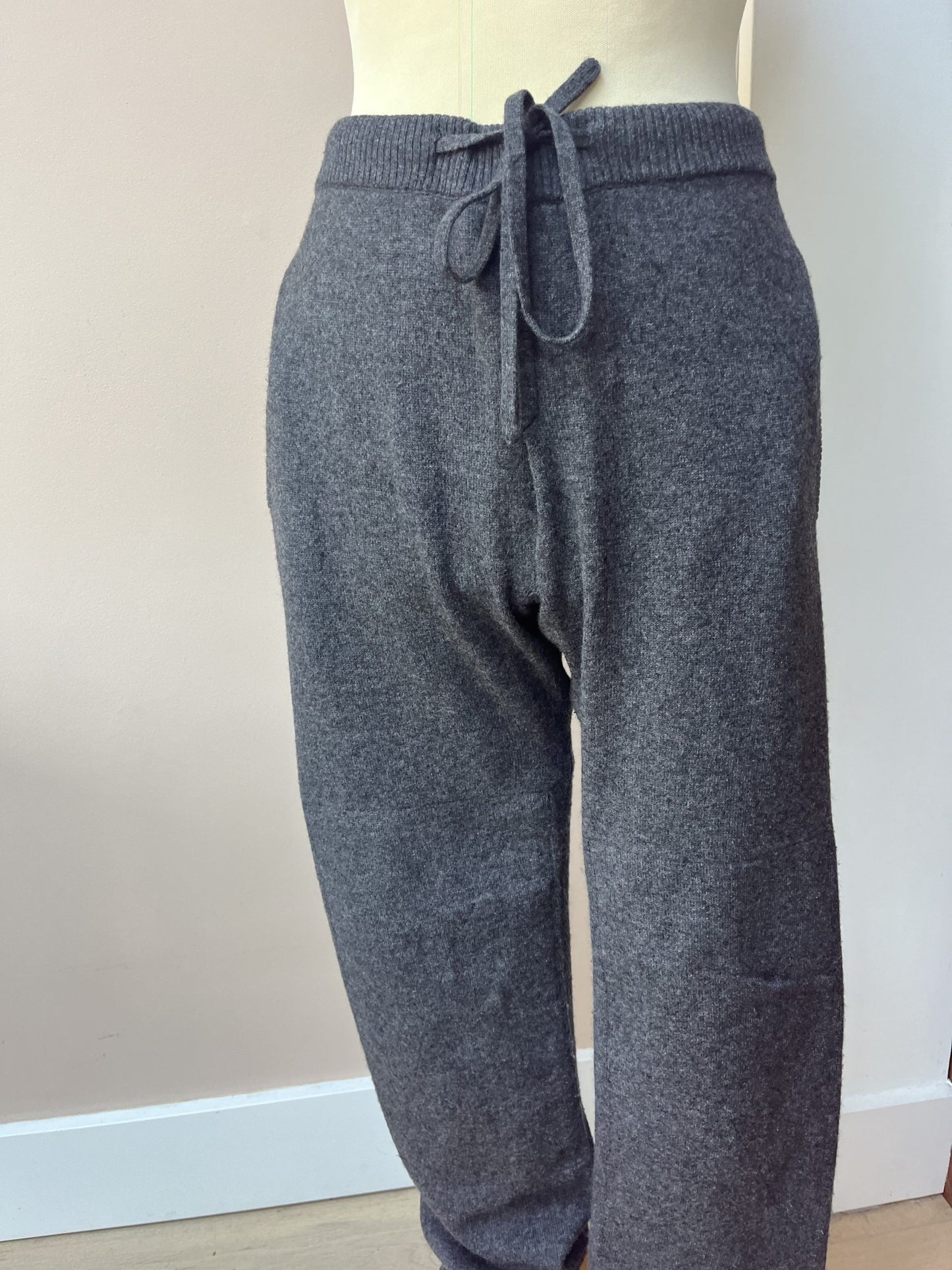 Cashmere charcoal joggers size Medium