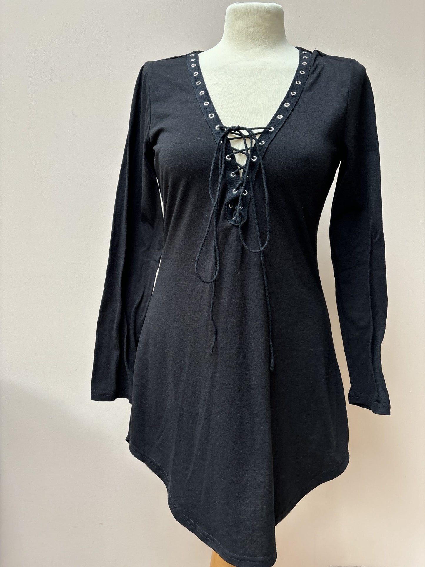 Black lace front top size M