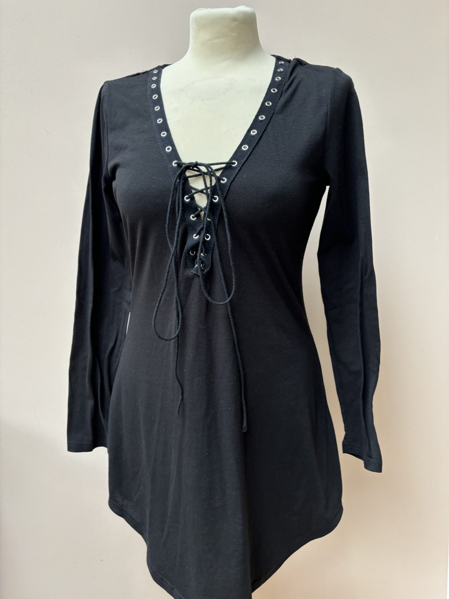 Black lace front top size M