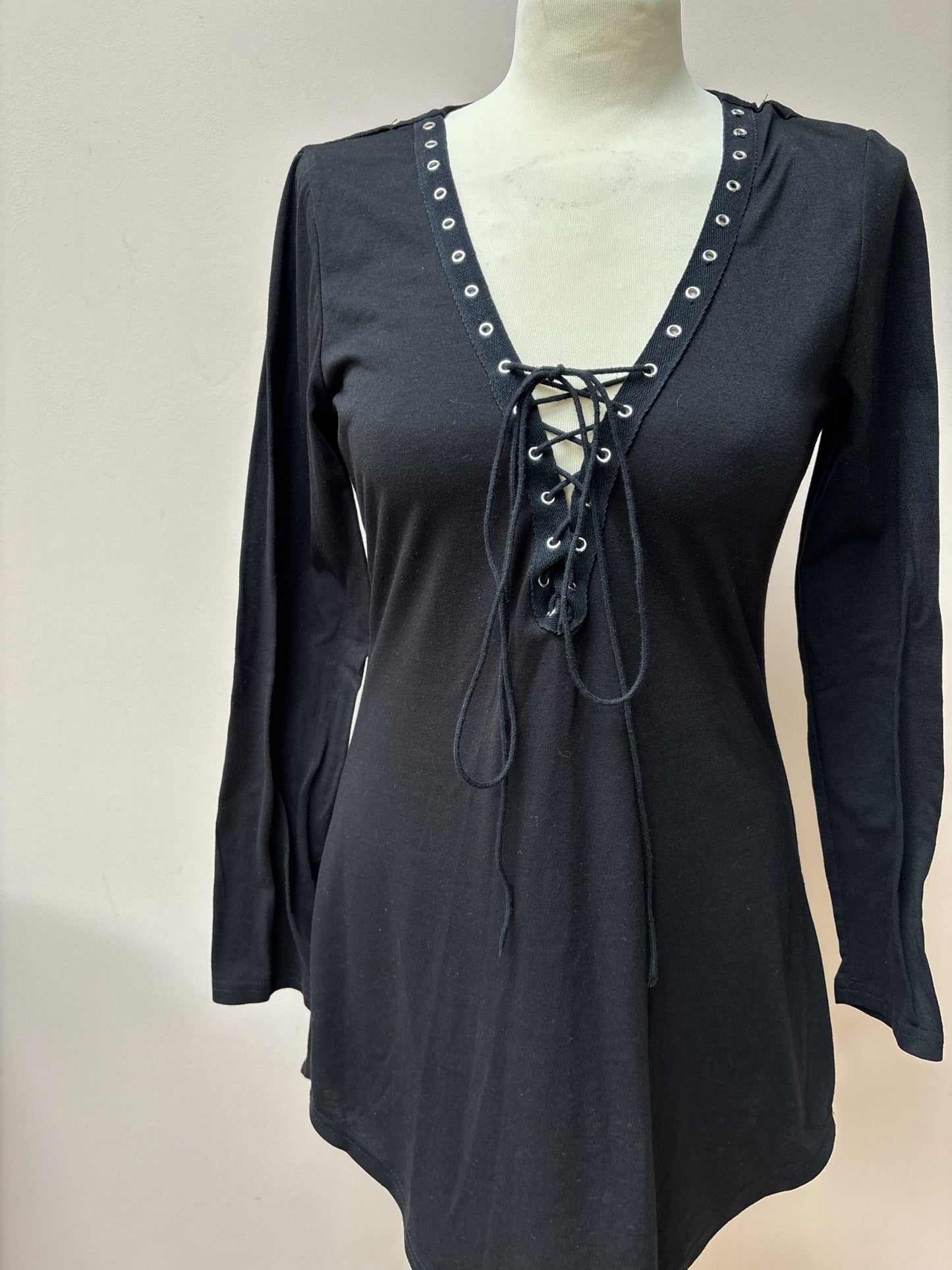 Black lace front top size M