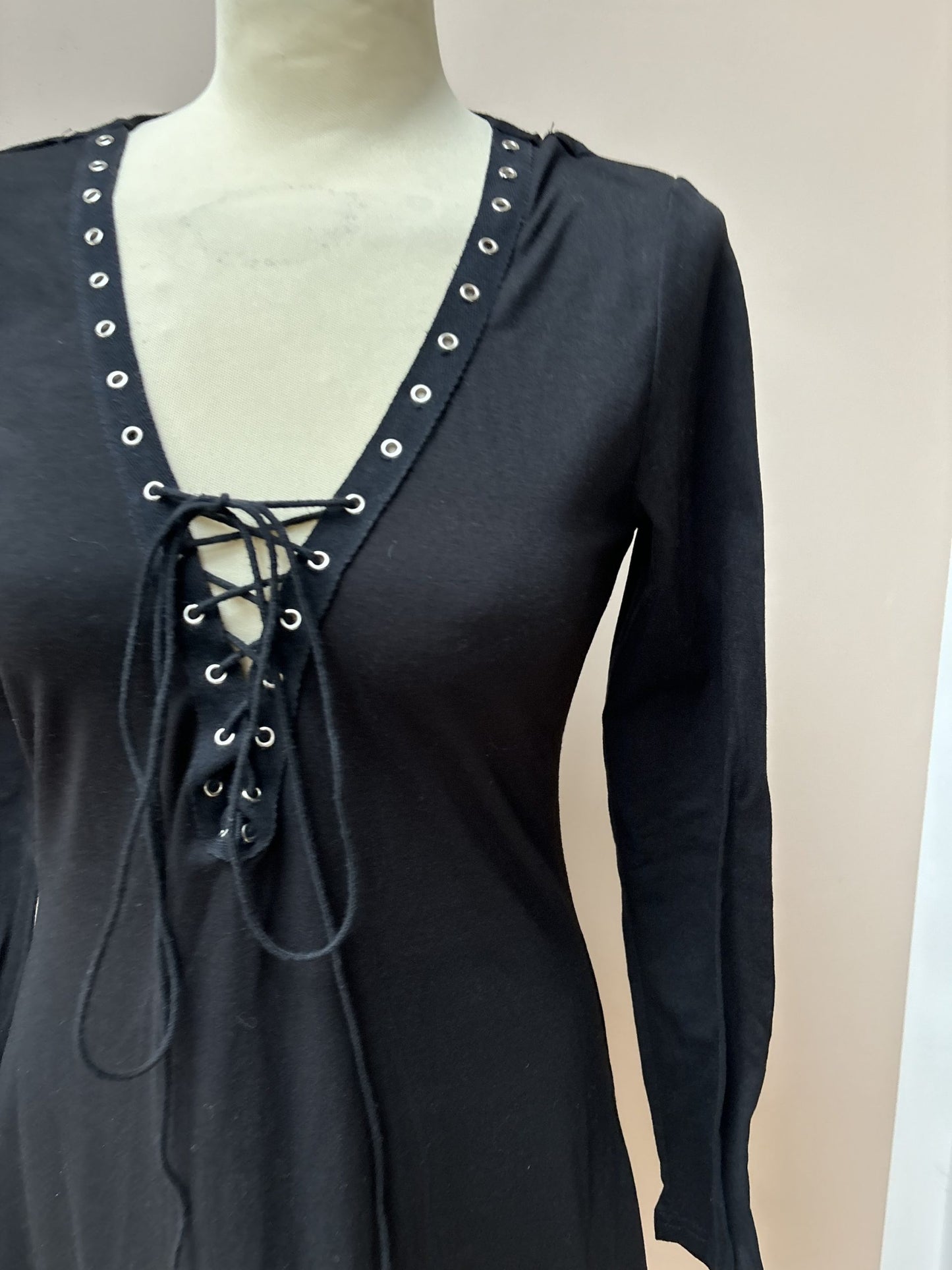 Black lace front top size M