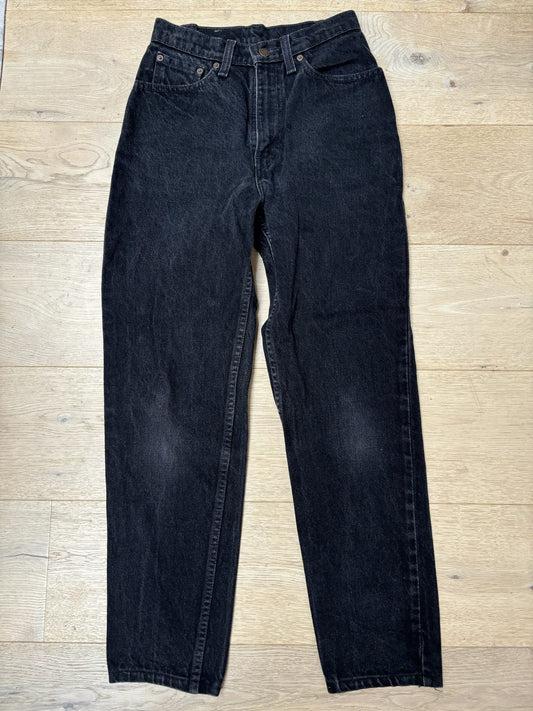 Vintage black Levi's size 27 inch waist (best for 6/8)