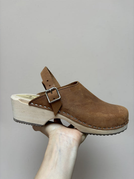 Swedish tan leather clogs size UK6/7