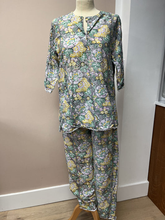 Cotton pyjamas size M/L