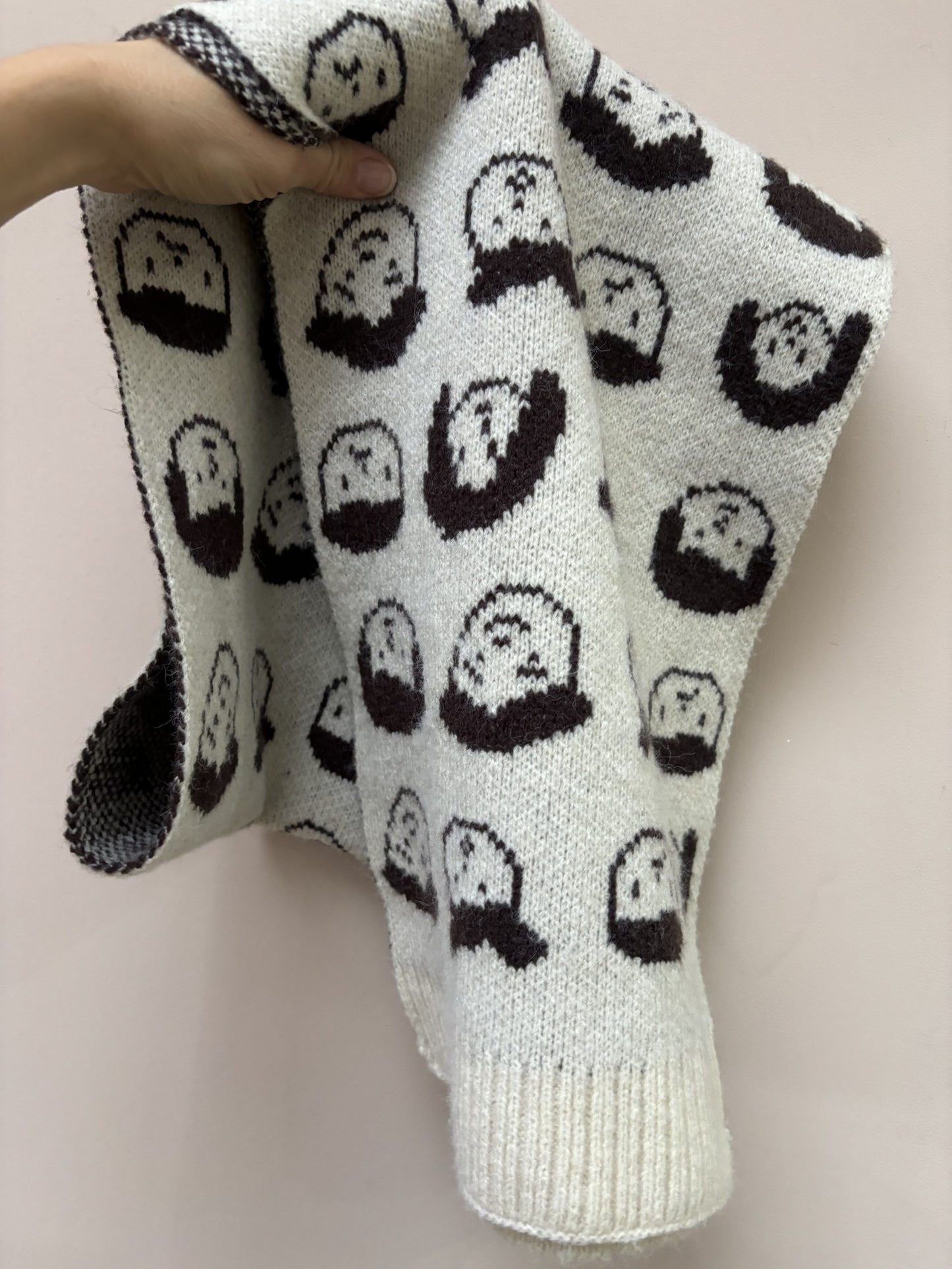 Soft faces pattern scarf