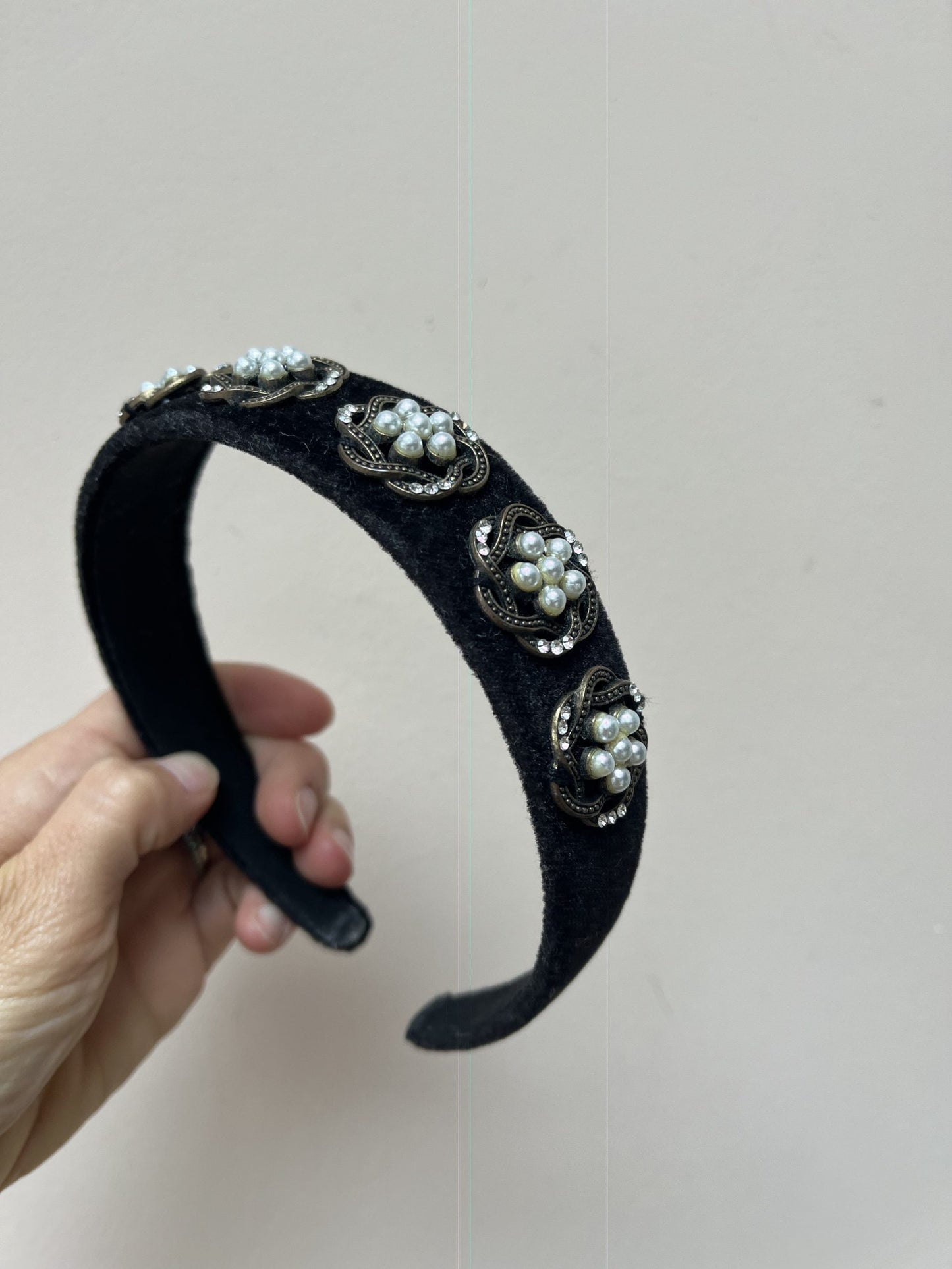 Embellished velvet hairband